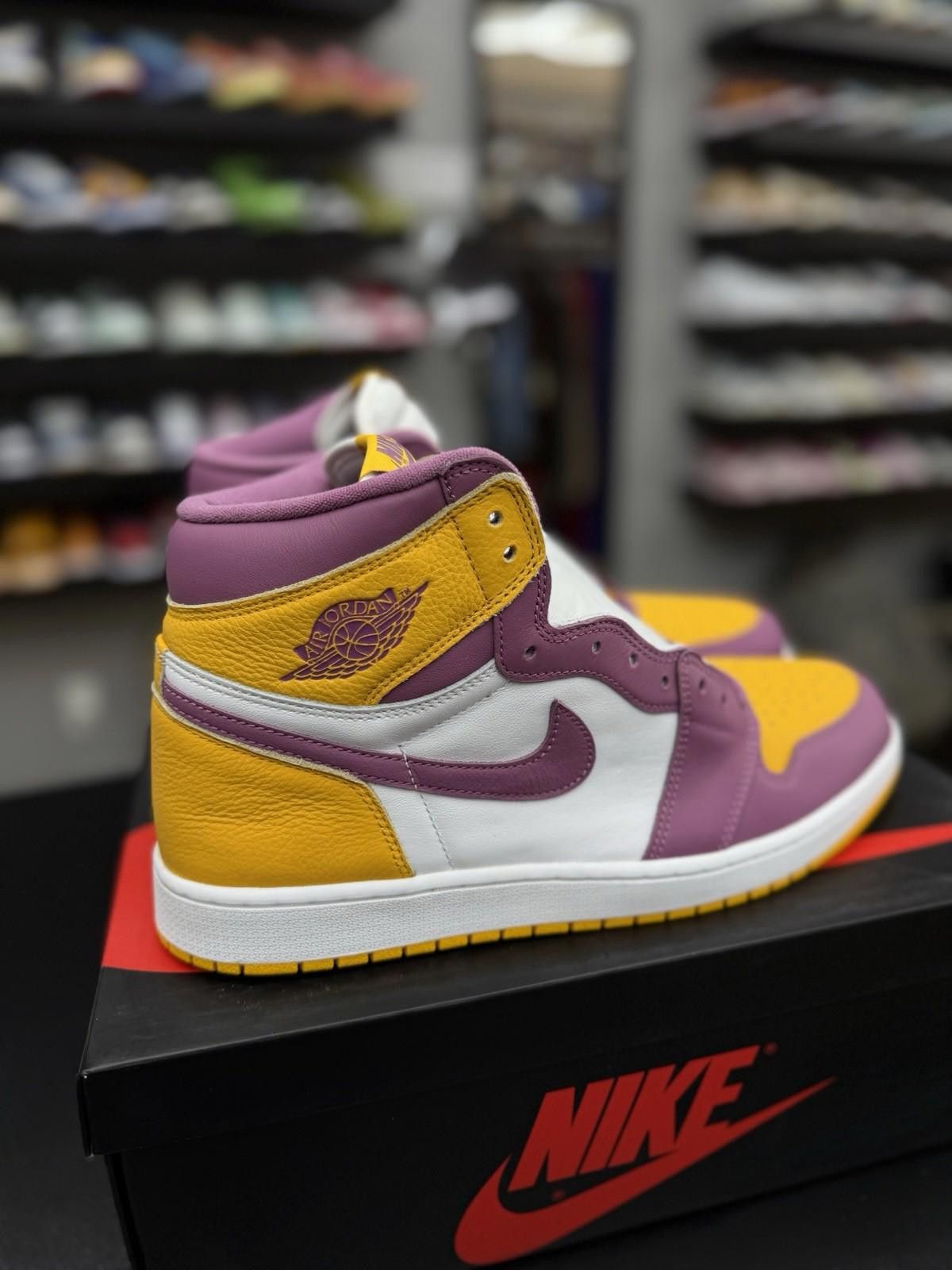 Jordan Brand Jordan 1 Retro High OG Brotherhood 2022 Size 13 BRAND NEW Size US 13 / EU 46 - 2 Thumbnail