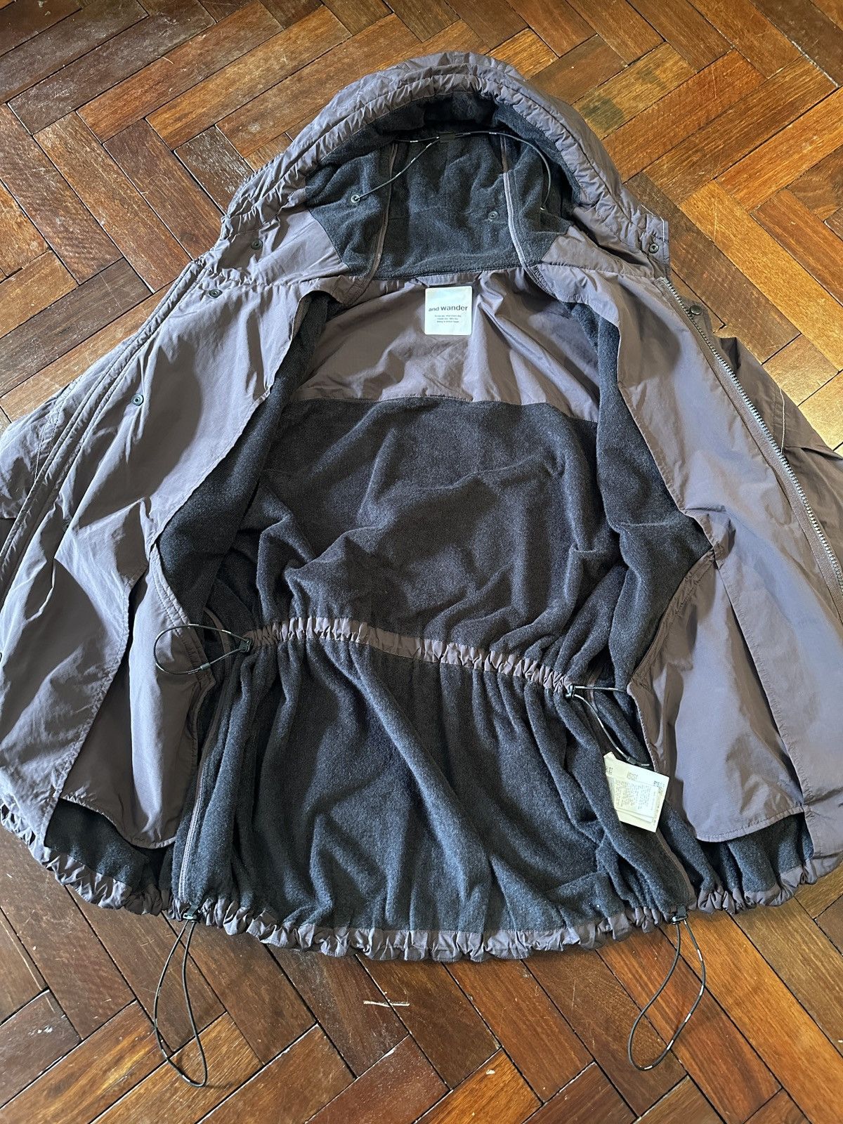 And Wander and wander Octa Jacket in Brown, size L/XL Size US L / EU 52-54 / 3 - 14 Thumbnail