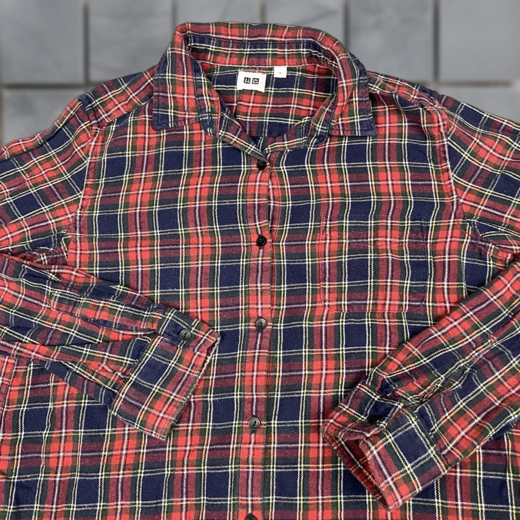 Uniqlo Uniqlo Button-Up Shirt Adult M Red Plaid Long Sleeve Collared Cotton* City Modern Logo Easy Care Button-Up Mens Regular Size US M / EU 48-50 / 2 - 1 Thumbnail