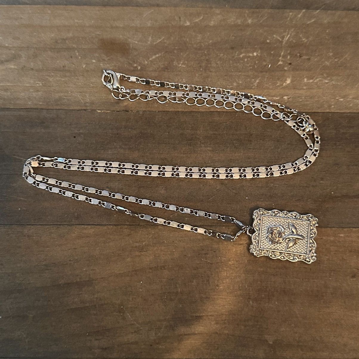 Other Framed rose pendant necklace Size ONE SIZE - 2 Thumbnail