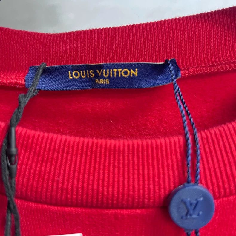 Louis Vuitton Louis Vuitton Red monogrammed printed crew neck long sleev Size US L / EU 52-54 / 3 - 3 Thumbnail