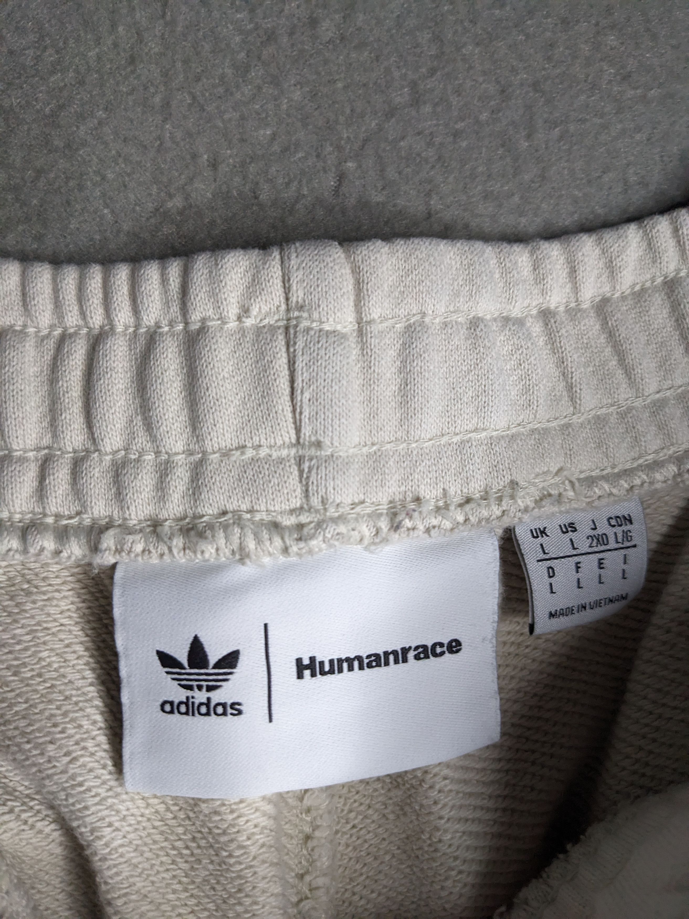 Humanrace Adidas Human Race Pharrell Williams Fleece Shorts Size Large Size US 32 / EU 48 - 9 Thumbnail