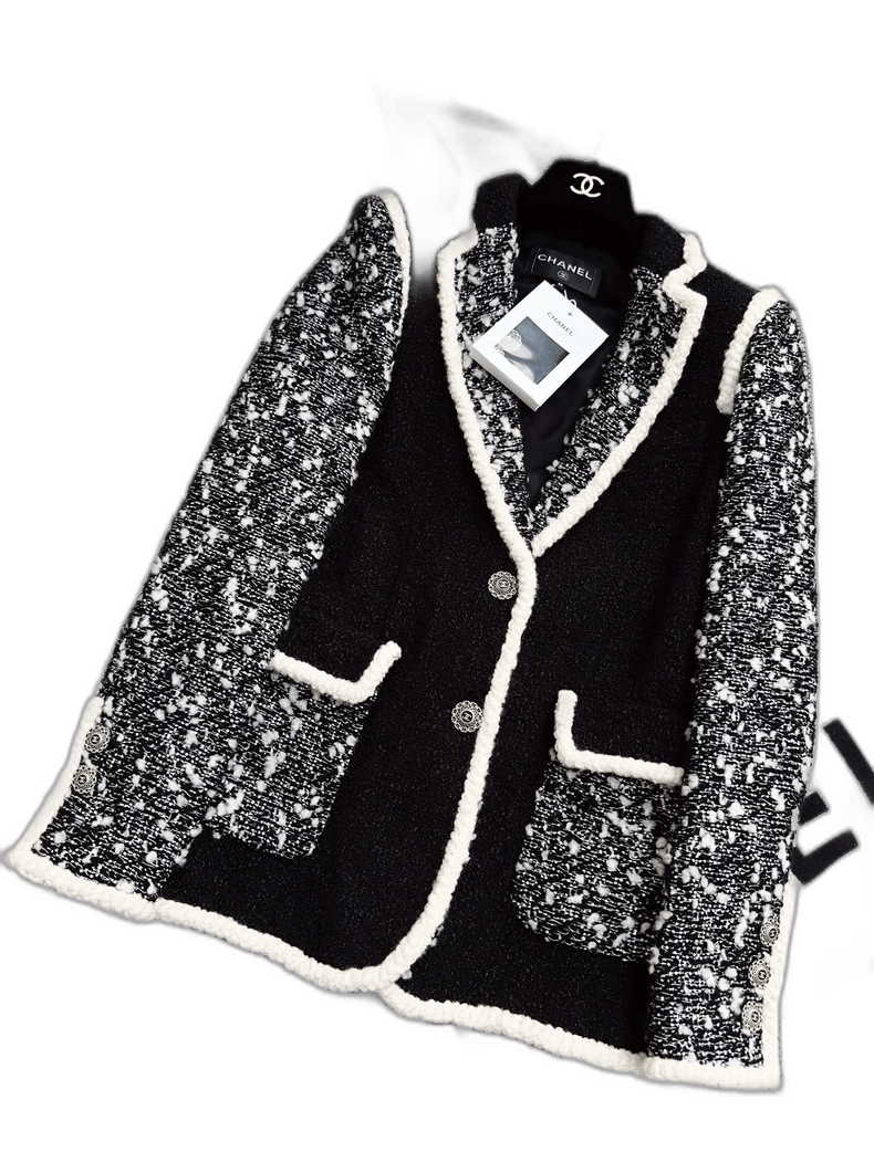 Chanel Chanel Black and White Boucle Jacket Size S / US 4 / IT 40 - 1 Thumbnail