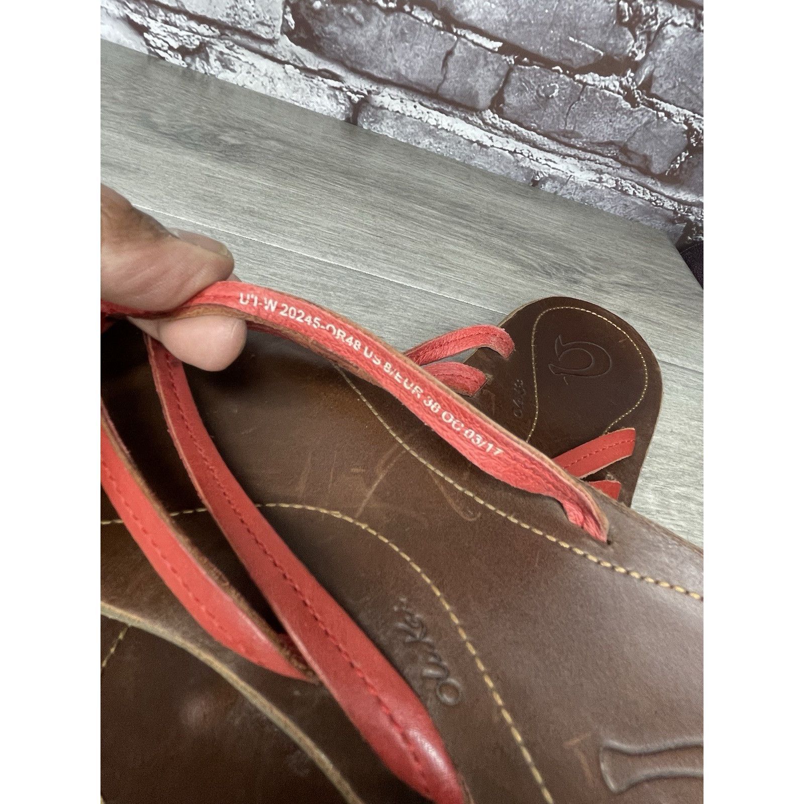Olukai Olukai U'I-W Red Leather Thong FlipFlop Casual Slide Sandals Size US 8 / IT 38 - 8 Thumbnail