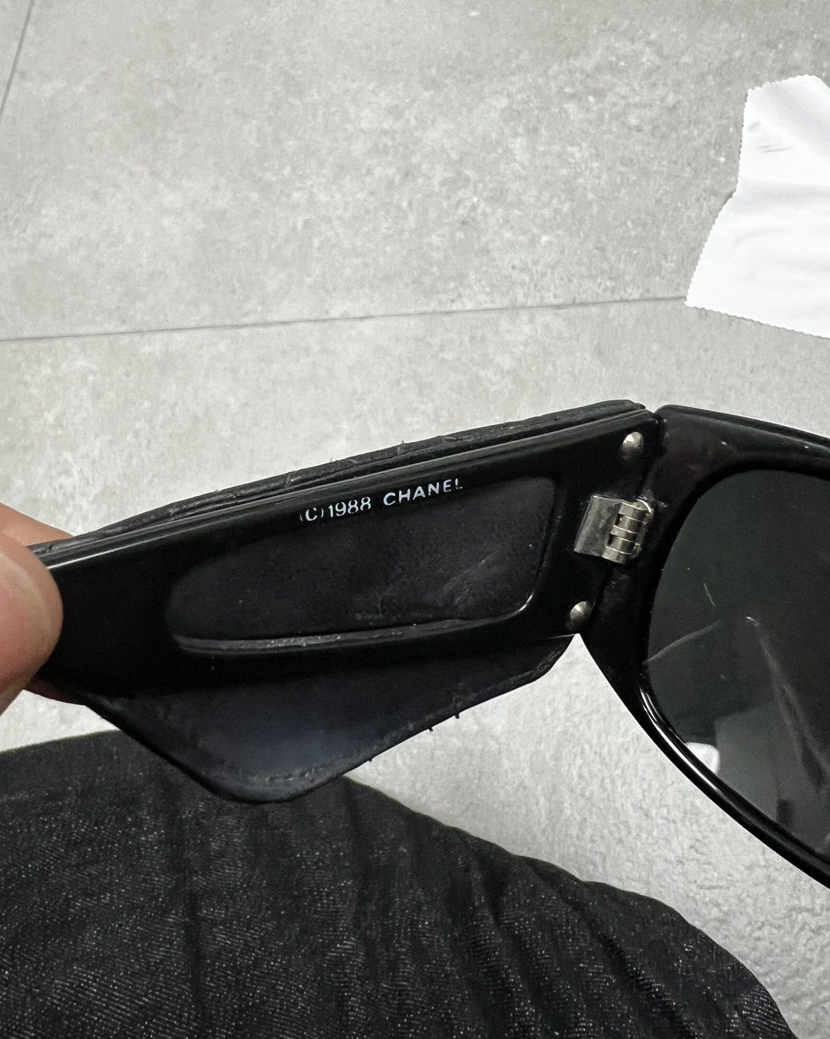 Chanel Chanel 1988 Vintage Aviator Pilot Quilted Leather Sunglasses Size ONE SIZE - 5 Thumbnail