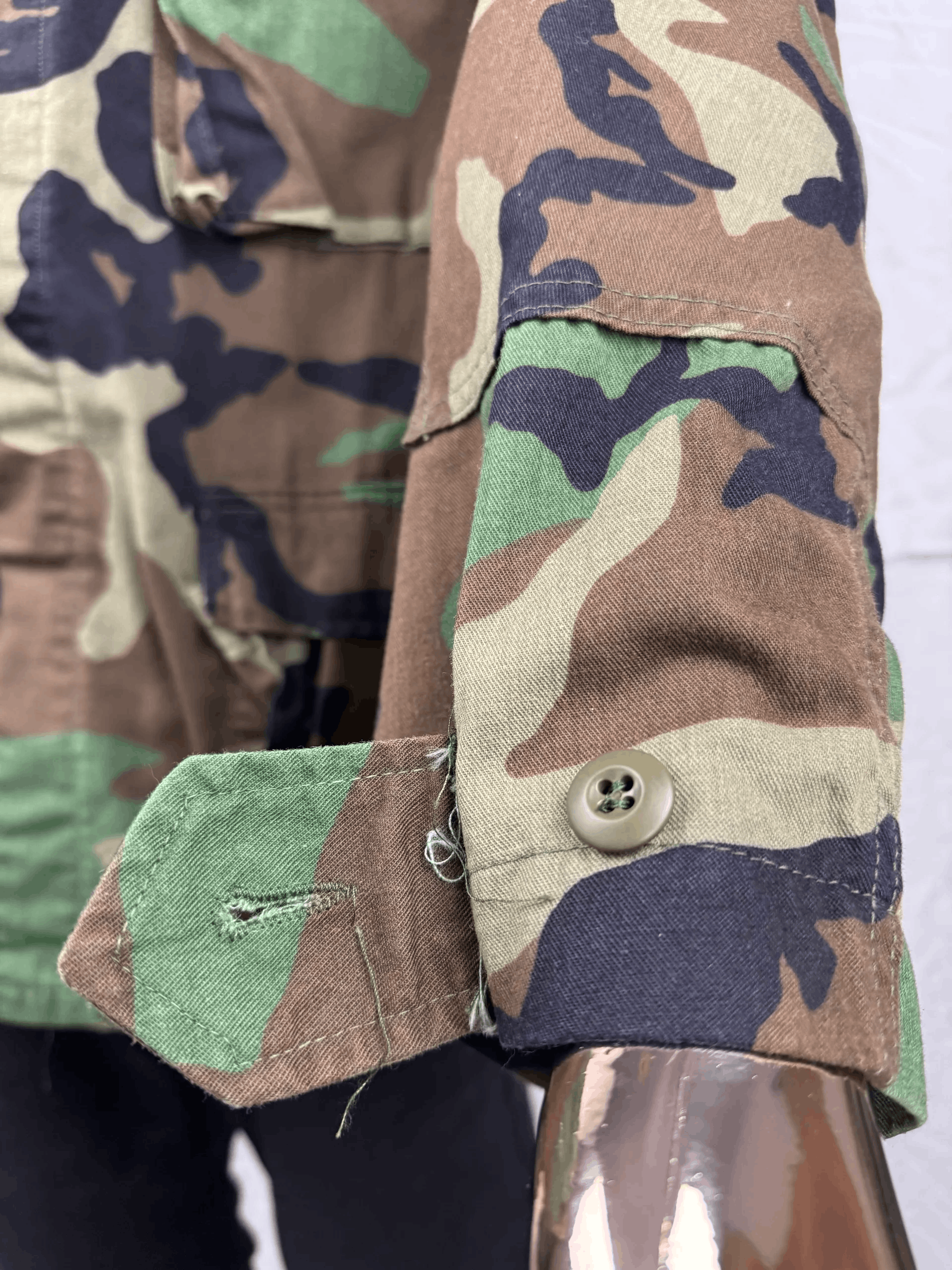 Vintage VTG 80s 90s US Army Uniform (BDU) Field Jacket M81 Camo Size US XL / EU 56 / 4 - 5 Thumbnail