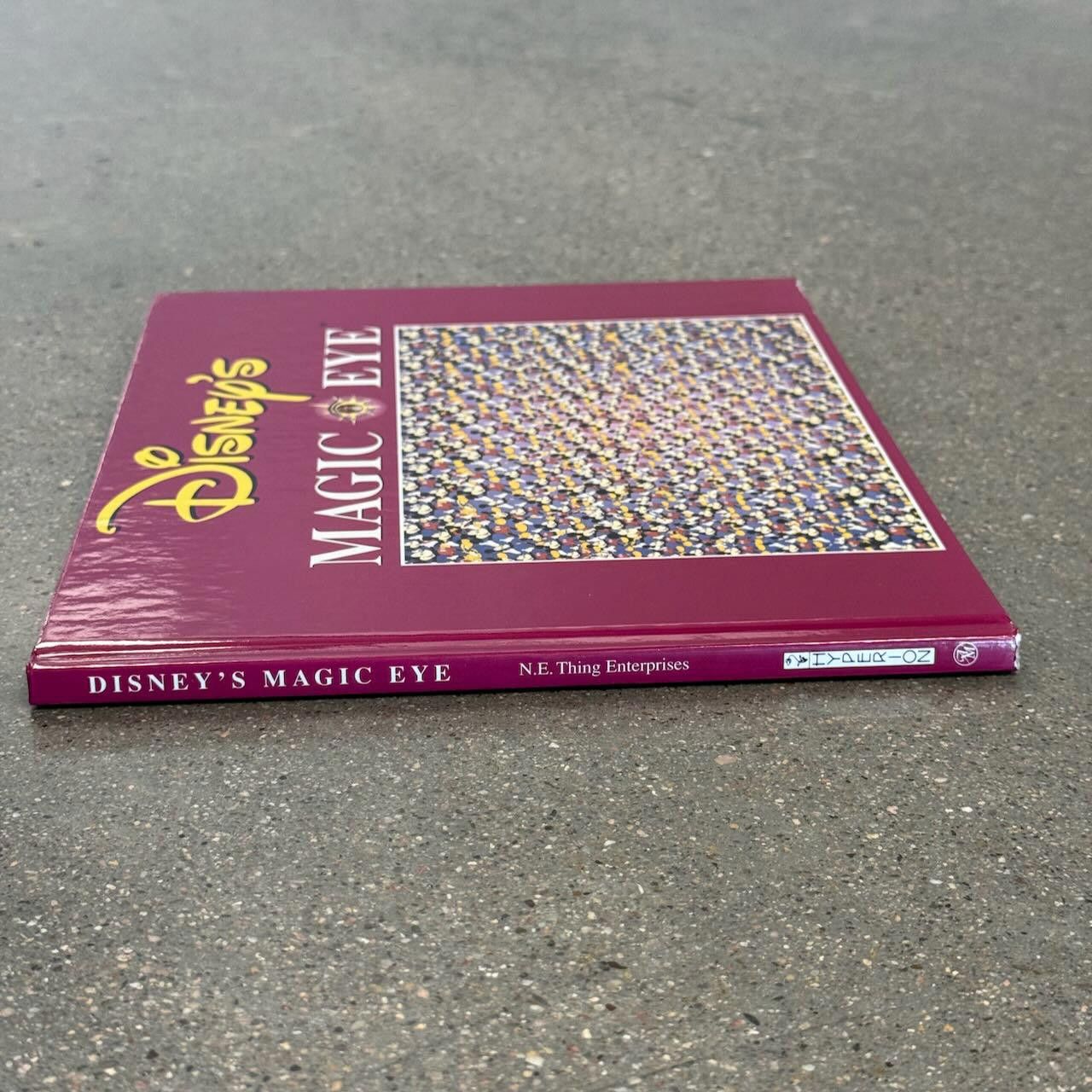 Disney Disney's Magic Eye: 3D Illusions 1st Printing Hardcover 1994 Size ONE SIZE - 4 Thumbnail