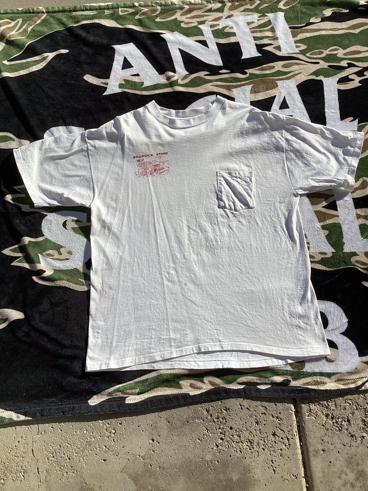 Hanes Vtg Flintstones Bedrock Stone single stitch USA adult XL Tee Size US XL / EU 56 / 4 - 3 Thumbnail