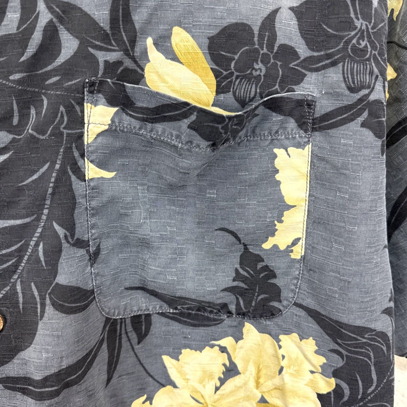 Tommy Bahama VINTAGE Tommy Bahama Floral Silk Button-Down Camp Shirt Mens XL Beach Size US XL / EU 56 / 4 - 7 Thumbnail