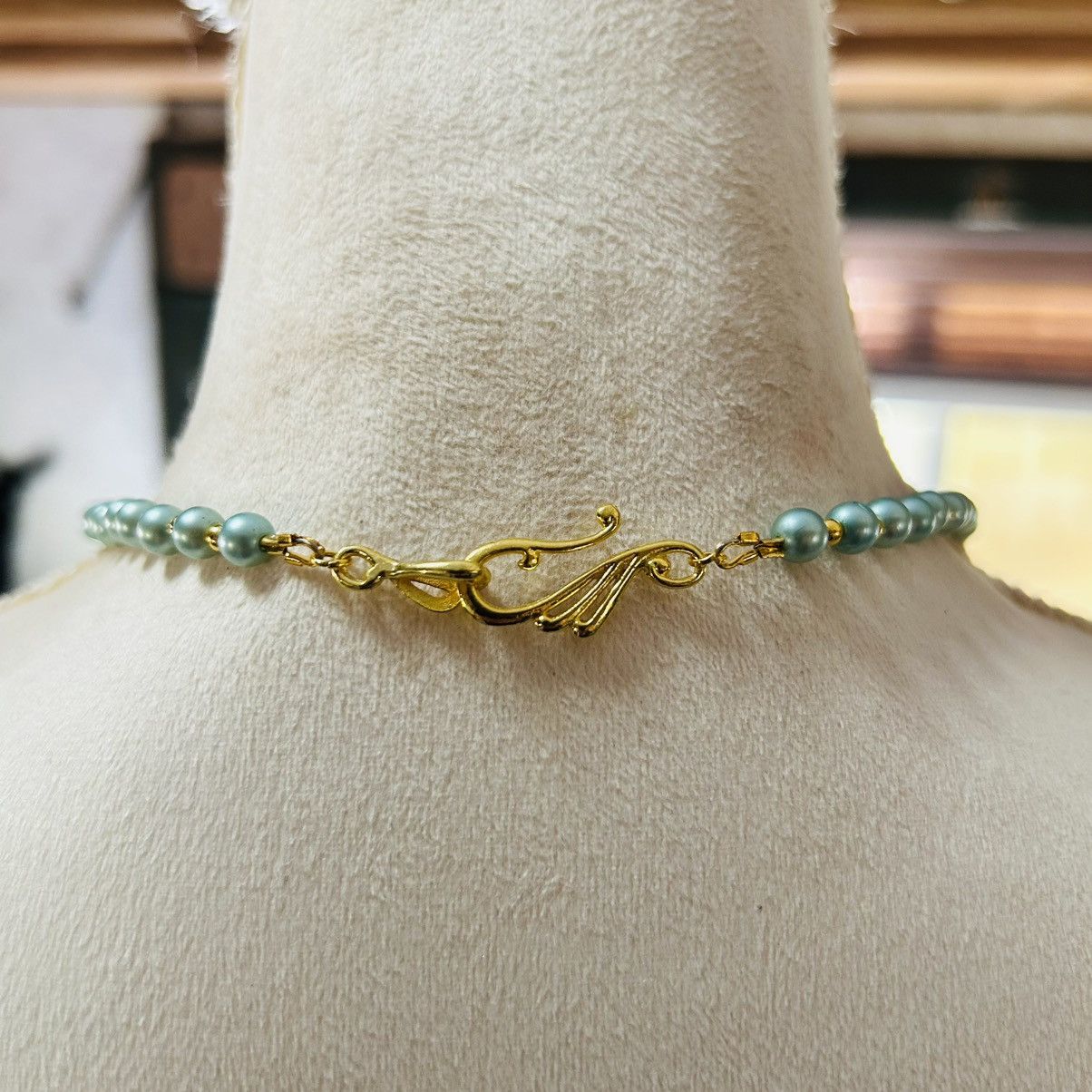 Handmade Handcrafted repurpose elegant mint green pearl necklace Size ONE SIZE - 4 Thumbnail