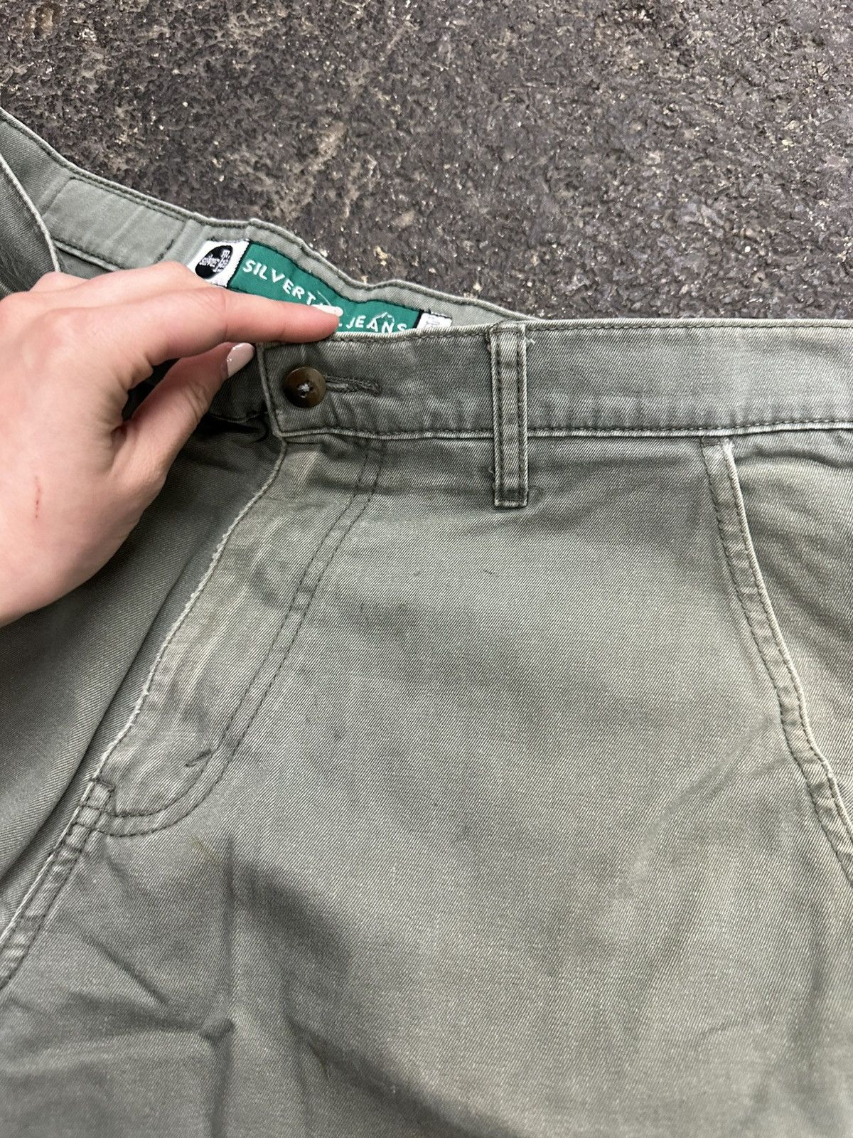 Levi's Y2K Levi’s Silvertab cargo jorts Size US 32 / EU 48 - 4 Thumbnail