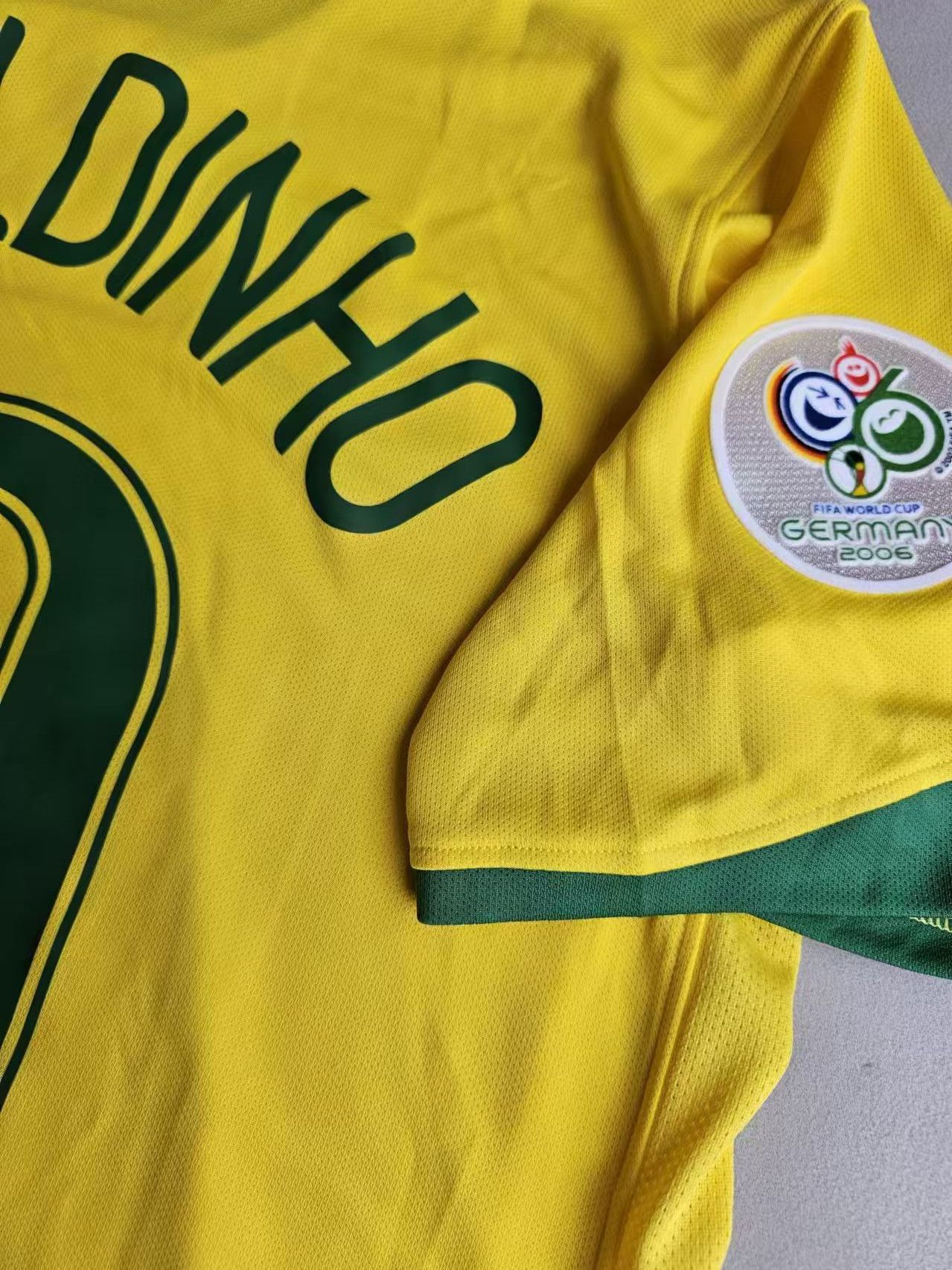 Other 2006 Brazil 10 Ronaldinho Jersey Home Size US XXL / EU 58 / 5 - 4 Thumbnail