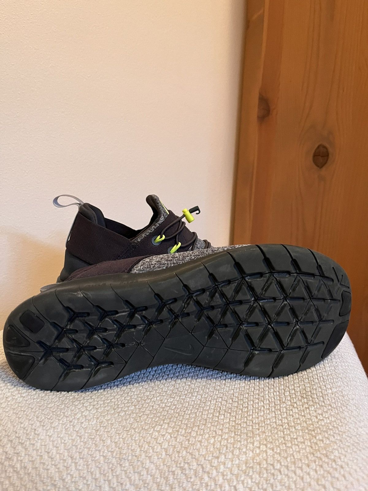 Nike nike free rn commuter 2017 922910-001 Size US 8.5 / EU 41-42 - 5 Thumbnail