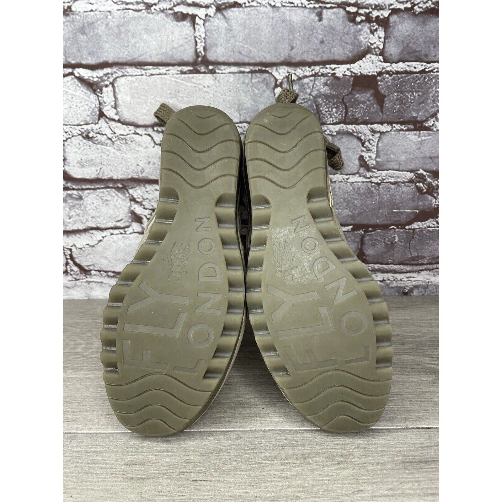 Fly London FLY London Yake Pearl White Leather Perforated Back Lace Wed Size US 7.5 / IT 37.5 - 7 Thumbnail