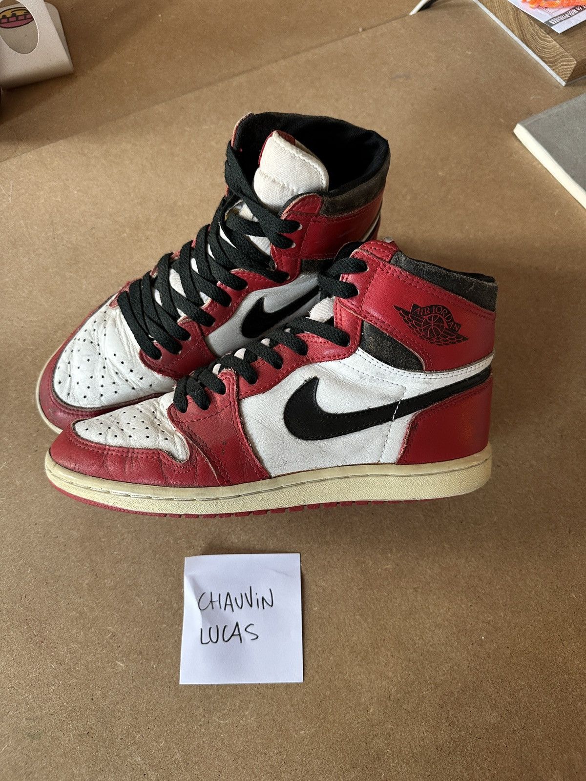Jordan Brand Jordan 1 OG Chicago 1985 Size US 8.5 / EU 41-42 - 1 Thumbnail