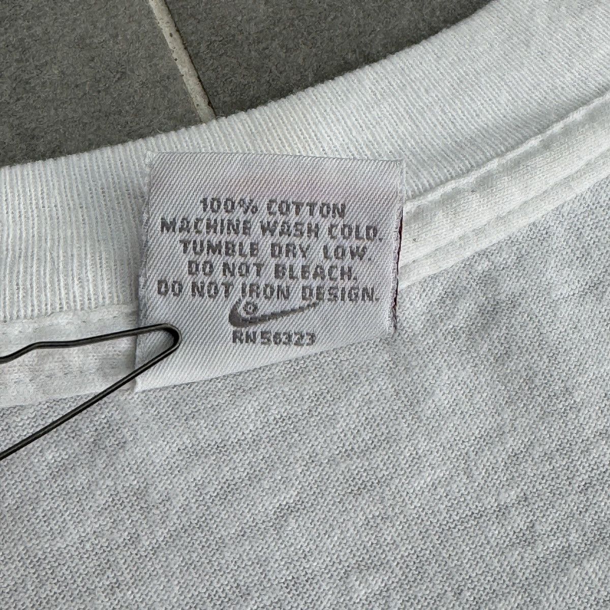 Vintage Vintage Nike Jordan Pippen Back 2 Back NBA Rare Y2K T-Shirt Size US XL / EU 56 / 4 - 12 Thumbnail