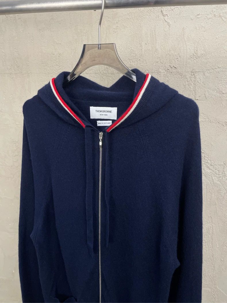 Thom Browne Thom browne Dark blue rare color stripe pure cashmere zippe Size US L / EU 52-54 / 3 - 3 Thumbnail