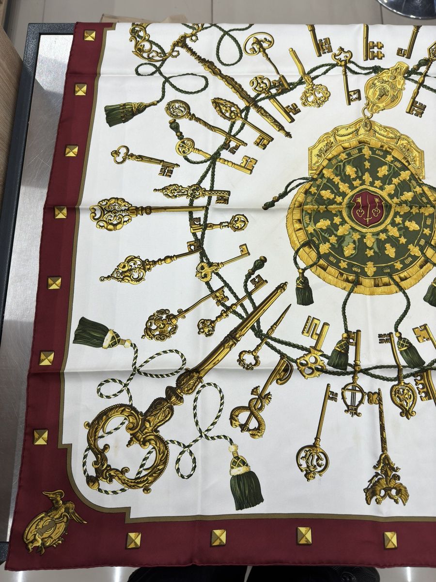 Hermes Hermes silk scarf keys les cles . Rare ,90s vintage Size ONE SIZE - 5 Thumbnail