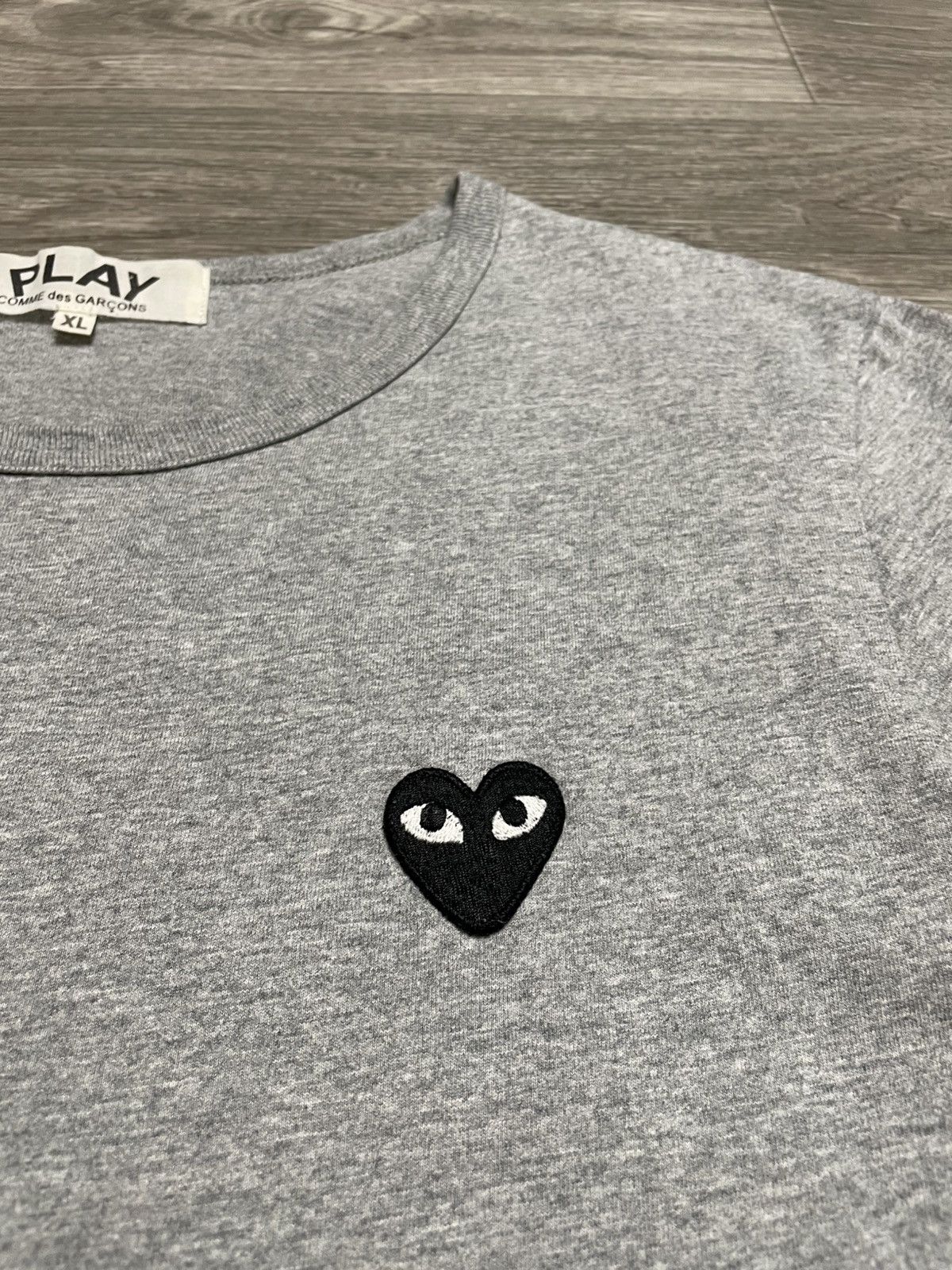 Comme des Garcons PLAY Vintage Comme Des Garcons Play Heart Logo Gray T-Shirt Y2K Size US XL / EU 56 / 4 - 5 Thumbnail