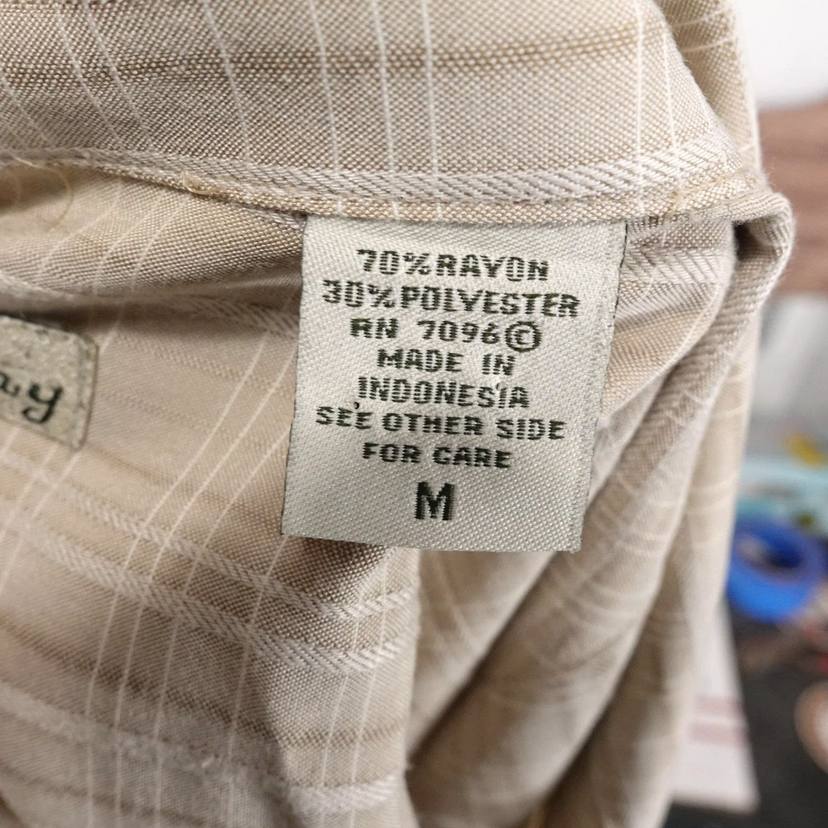 Vintage Batik Bay Shirt Mens Medium Beige Plaid Short Sleeve Button Front Camp Collar Knit Rayon Polyester Size US M / EU 48-50 / 2 - 7 Thumbnail