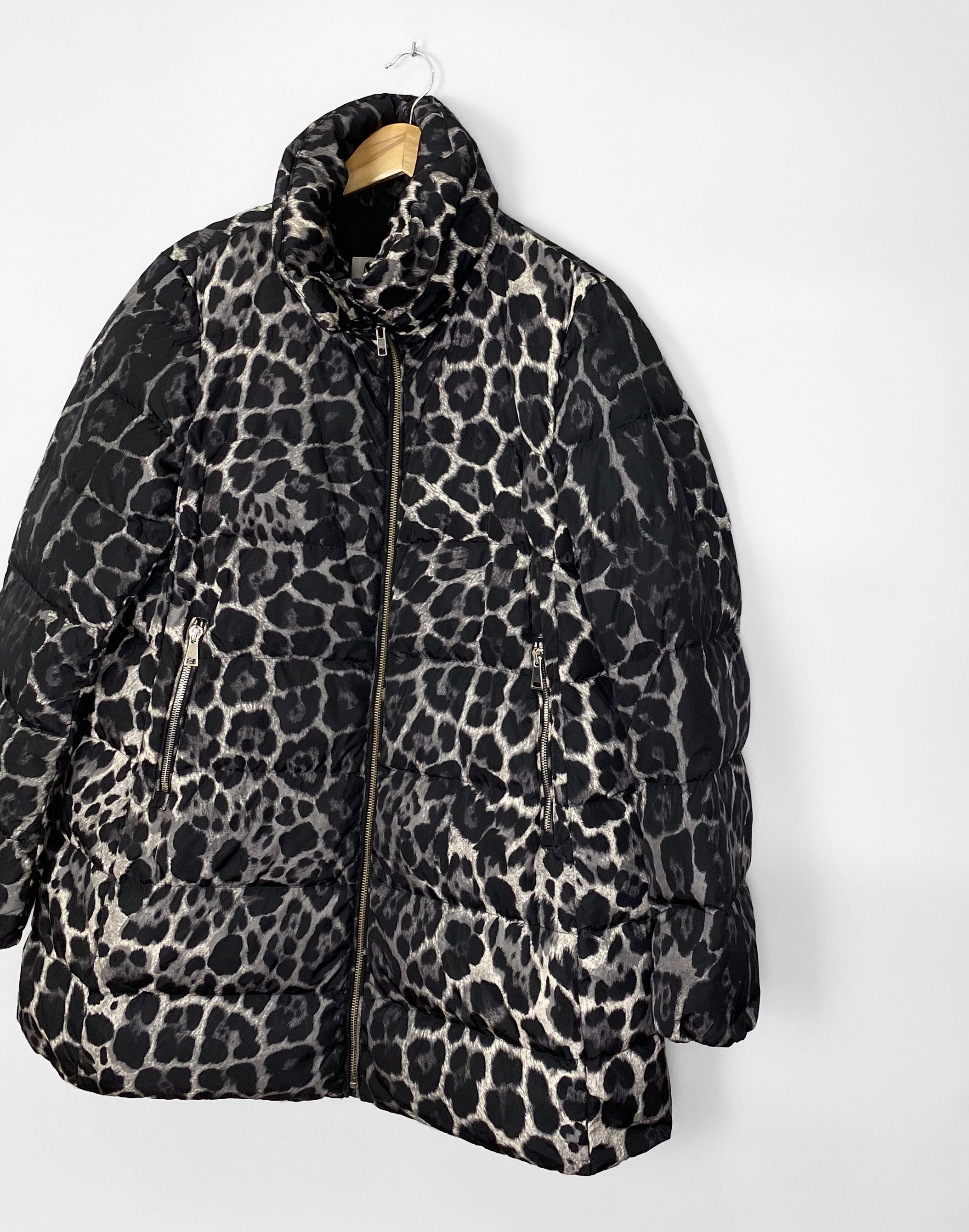 Moncler MONCLER Torcelle Giubbotto Leopard Print Wmns Down Coat Size XL / US 12-14 / IT 48-50 - 3 Thumbnail