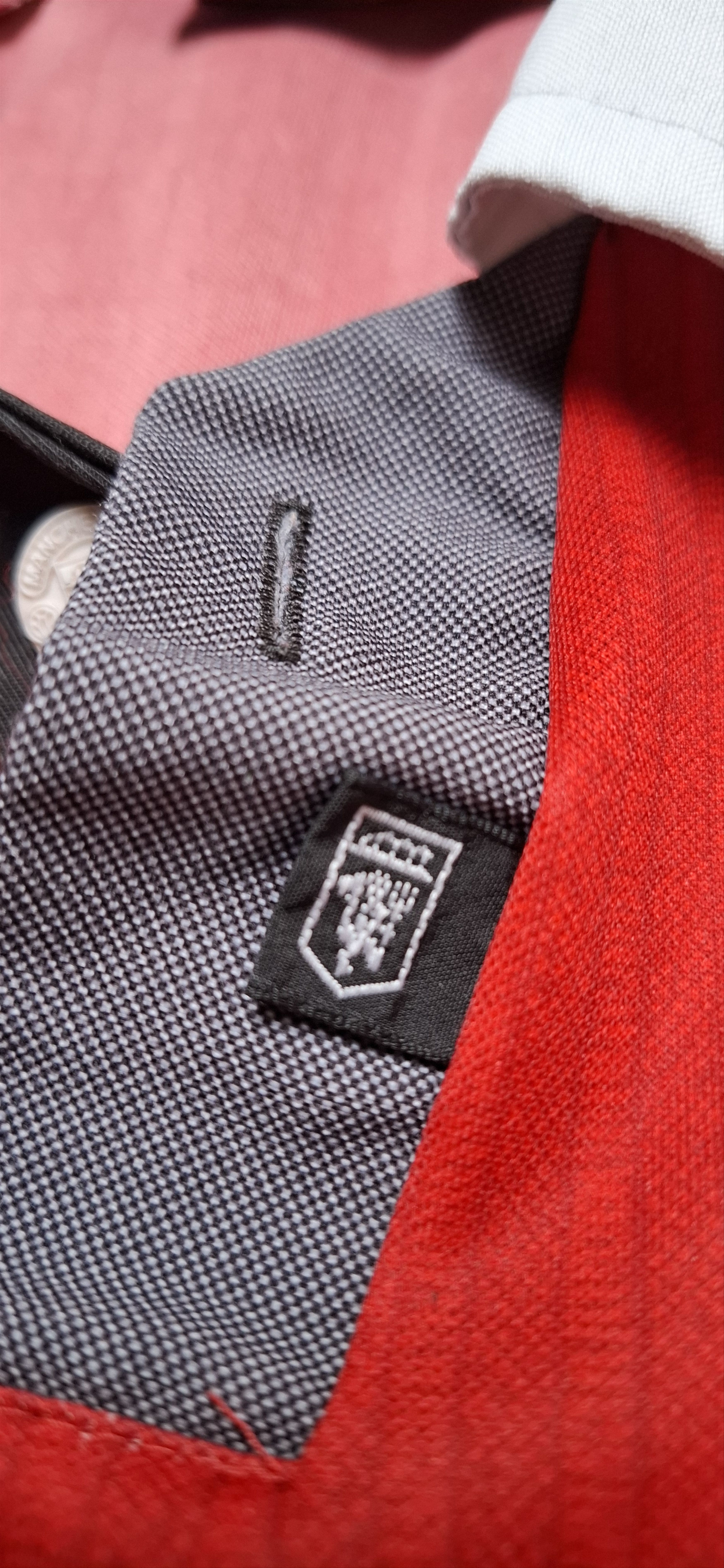 Umbro 1996-1998 Manchester United Umbro Vintage Home Jersey Size US XL / EU 56 / 4 - 5 Thumbnail