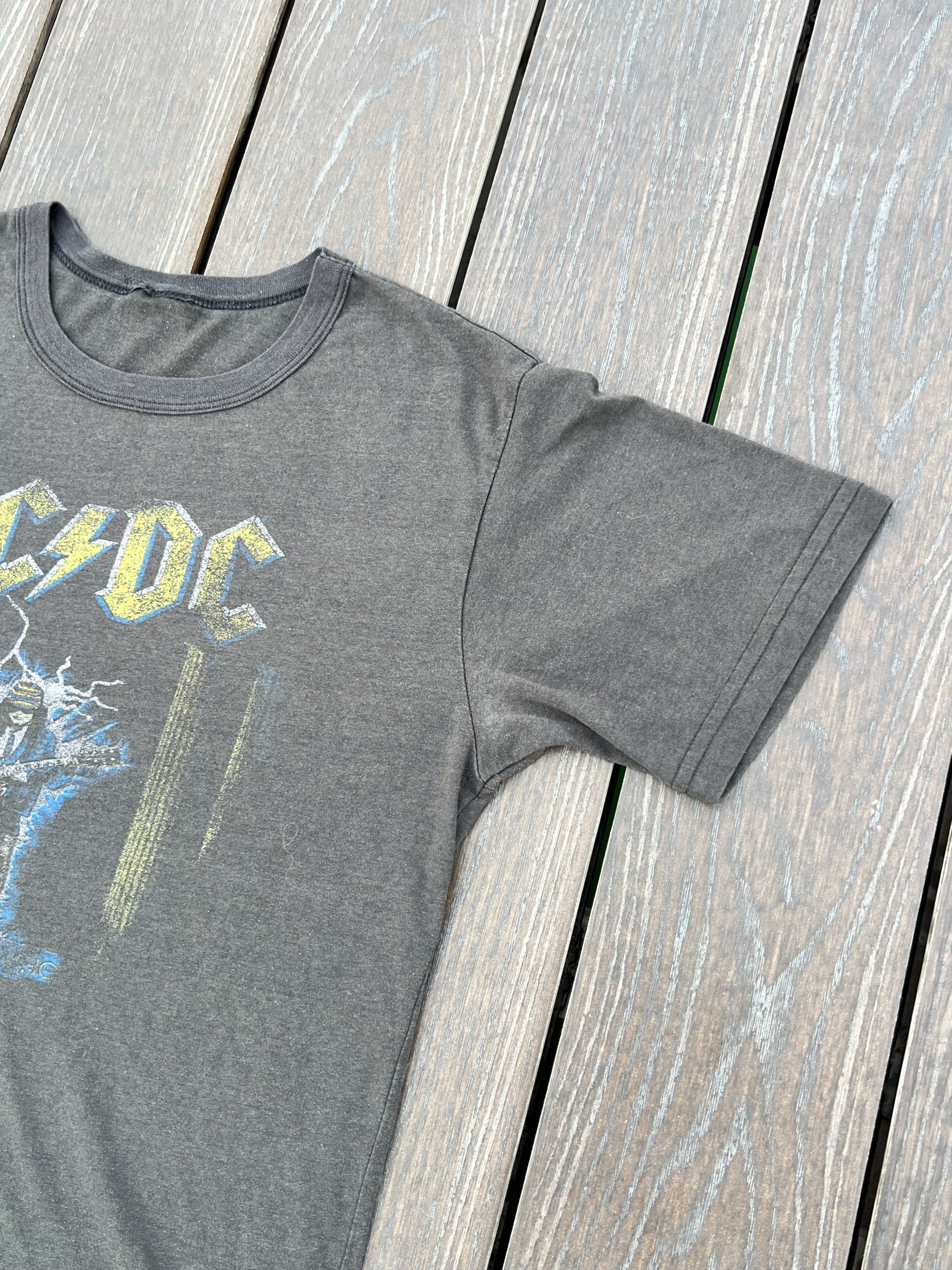 AC/DC Vintage AC/DC Who Made Who T-shirt Size US M / EU 48-50 / 2 - 5 Thumbnail