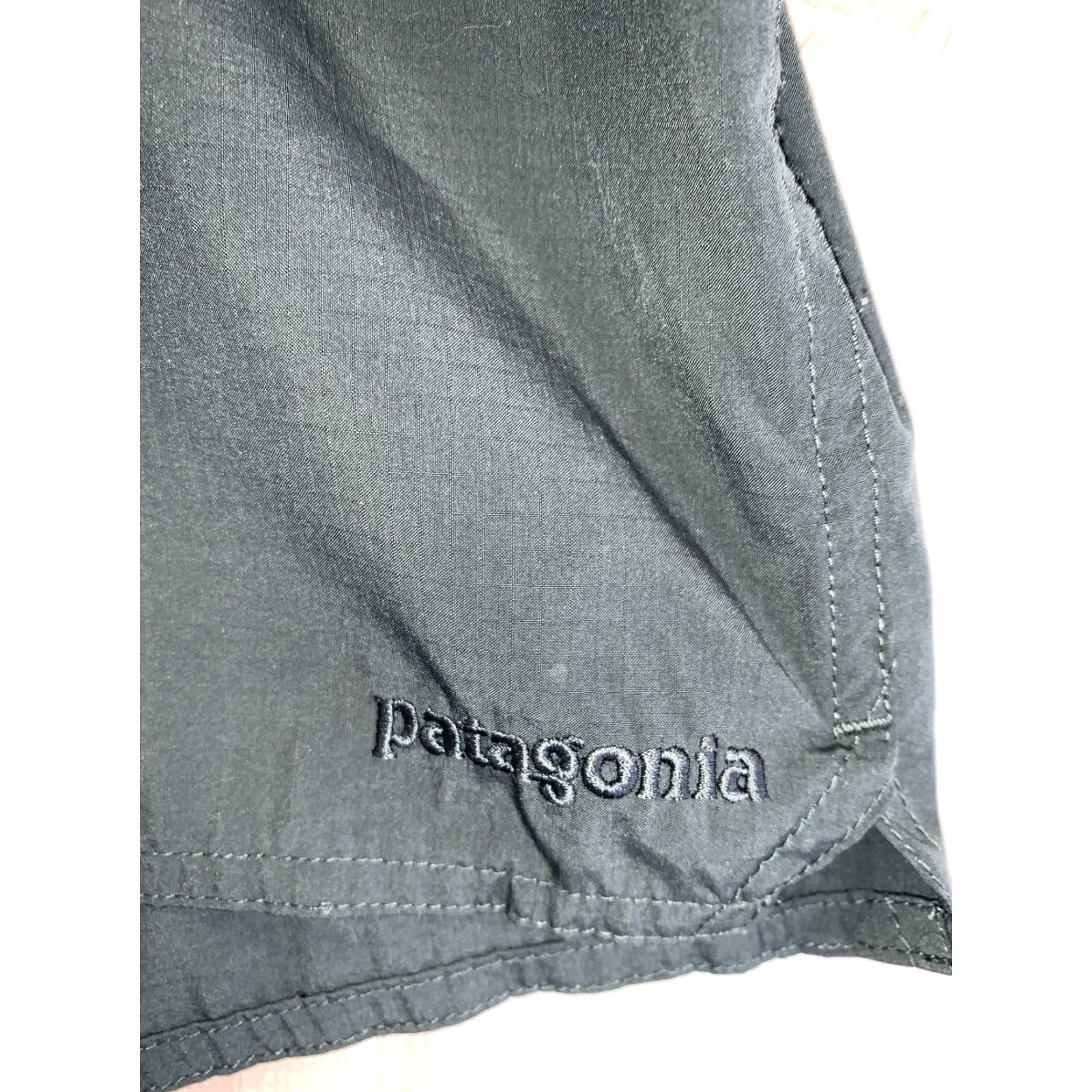 Patagonia VINTAGE Patagonia Board Shorts Mens 36-6954 Dark Green Nylon Beach Outdoor Swim Bottoms Womens? Size US 36 / EU 52 - 2 Thumbnail