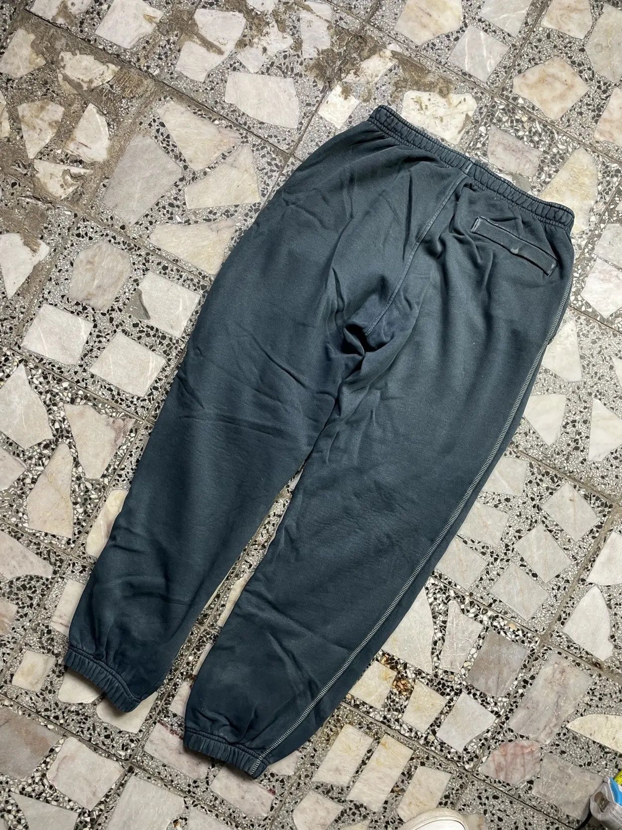 Nike VINTAGE NIKE WASHED 90S RETRO SPORTSWEAR BLACK SWEAT PANTS Size US 34 / EU 50 - 9 Thumbnail