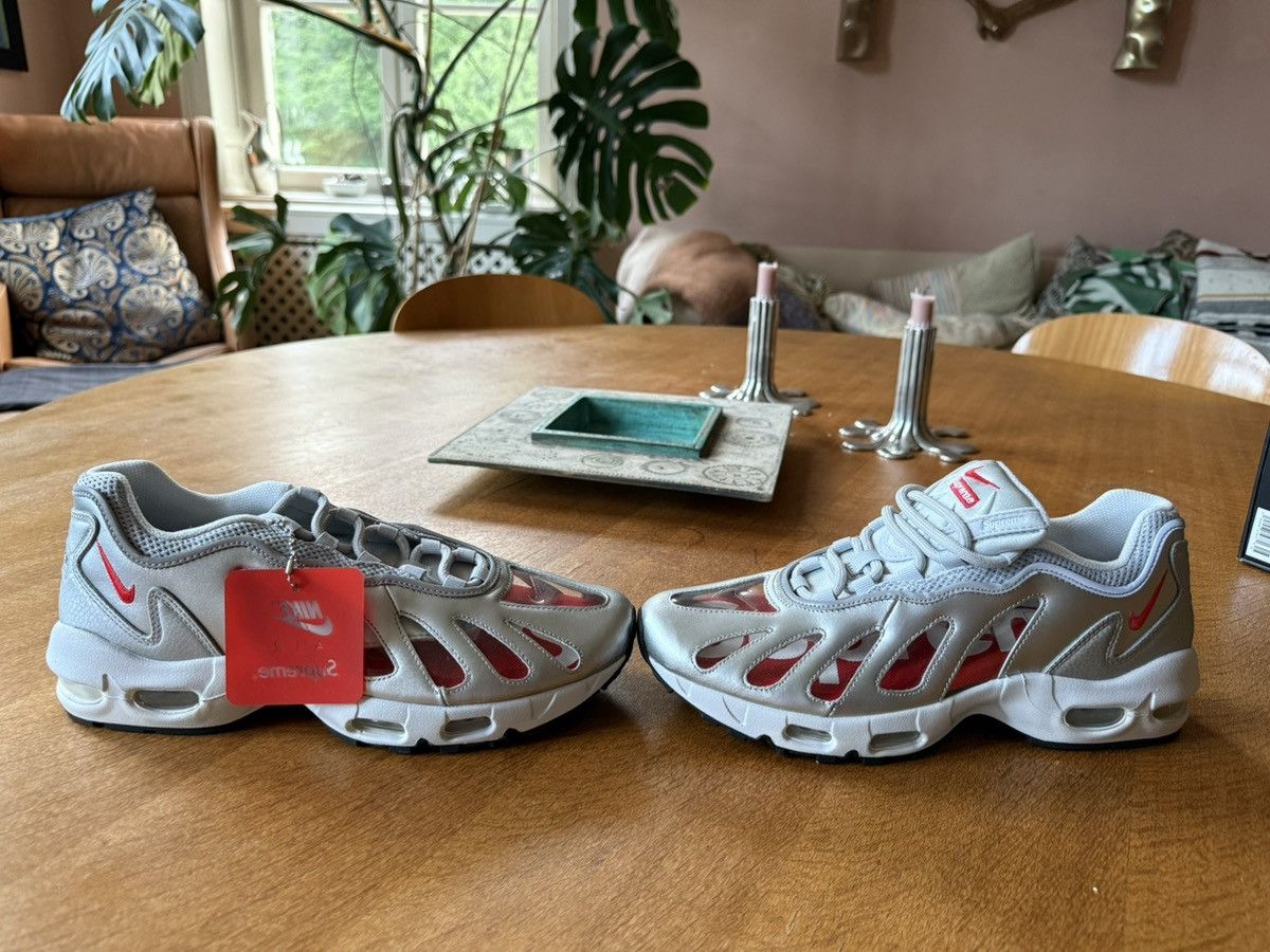 Nike × Supreme Nike Air Max 96/S Metallic Silver/Speed red Size US 11 / EU 44 - 2 Thumbnail