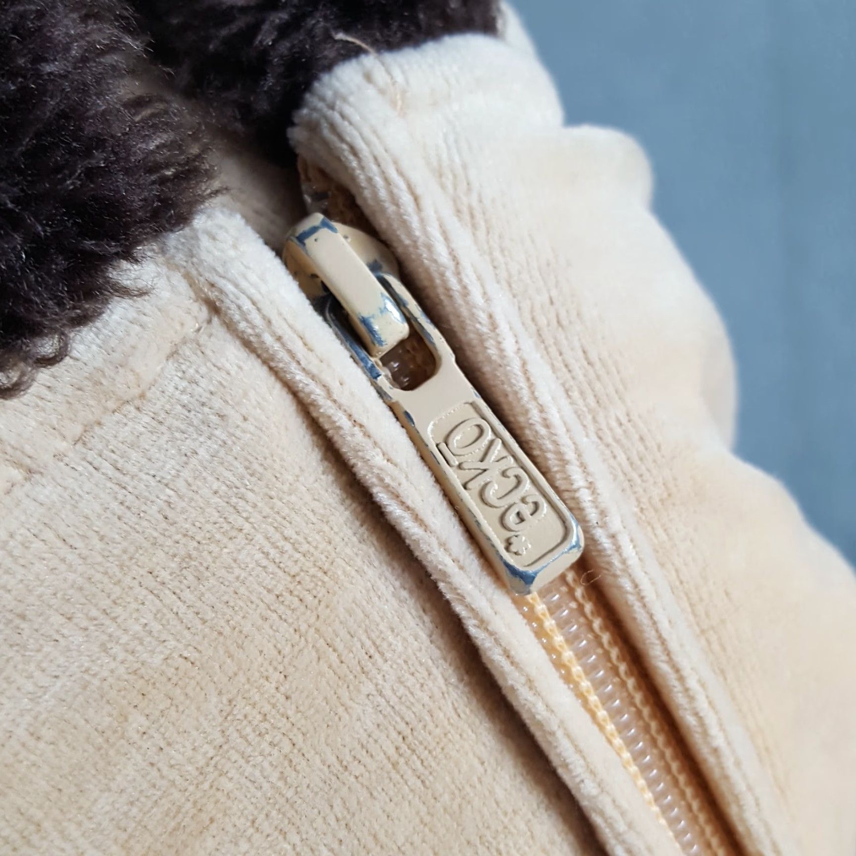 Ecko Unltd. VINTAGE Ecko Unltd Velour Hooded Zip Jacket Women's 2XL Beige 90s Grunge Retro Punk Streetwear Velvet Size XXL / US 16-18 / IT 52-54 - 5 Thumbnail
