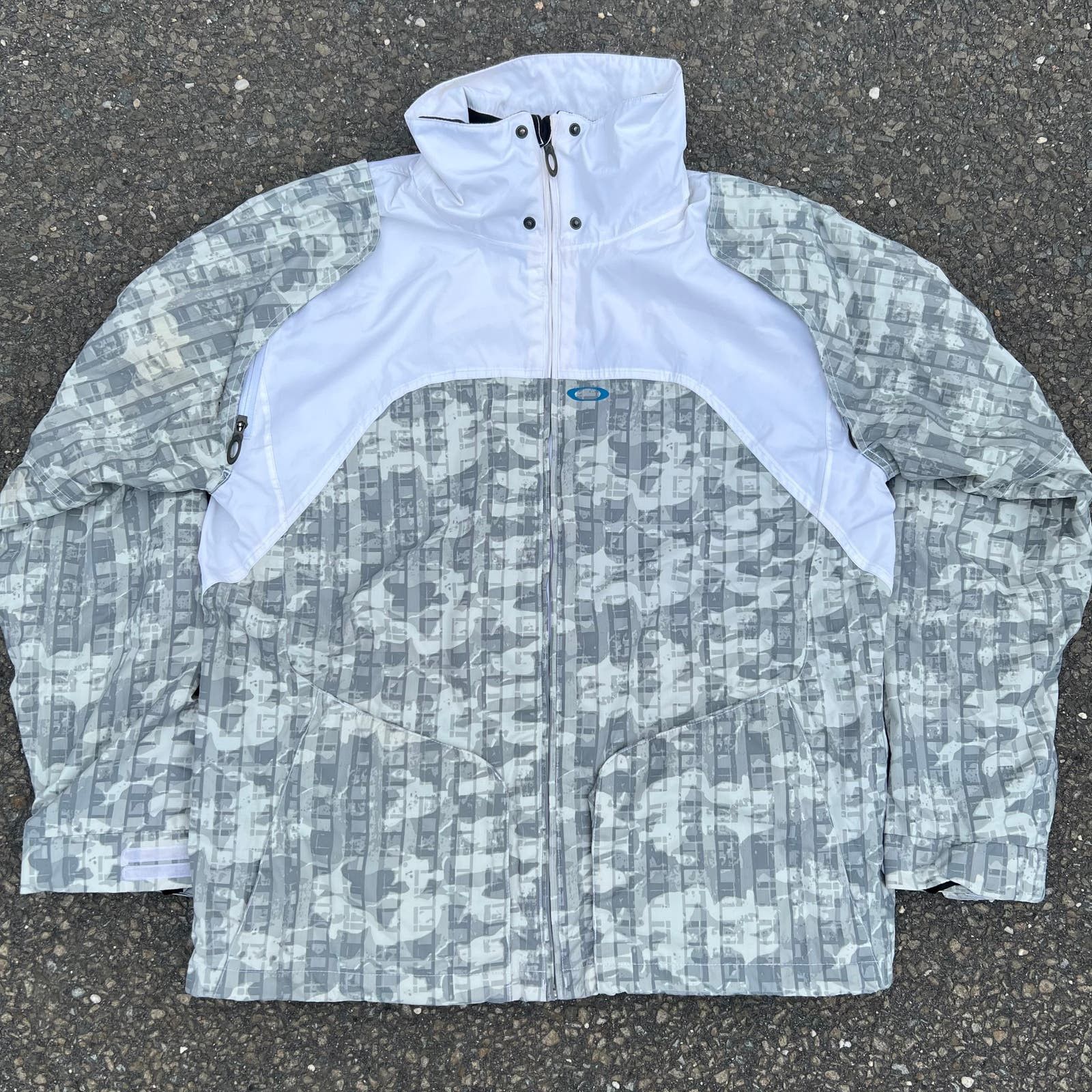 image of Oakley Nitro Fuel White Gray Gorp Software Jacket, Men's (Size Large)