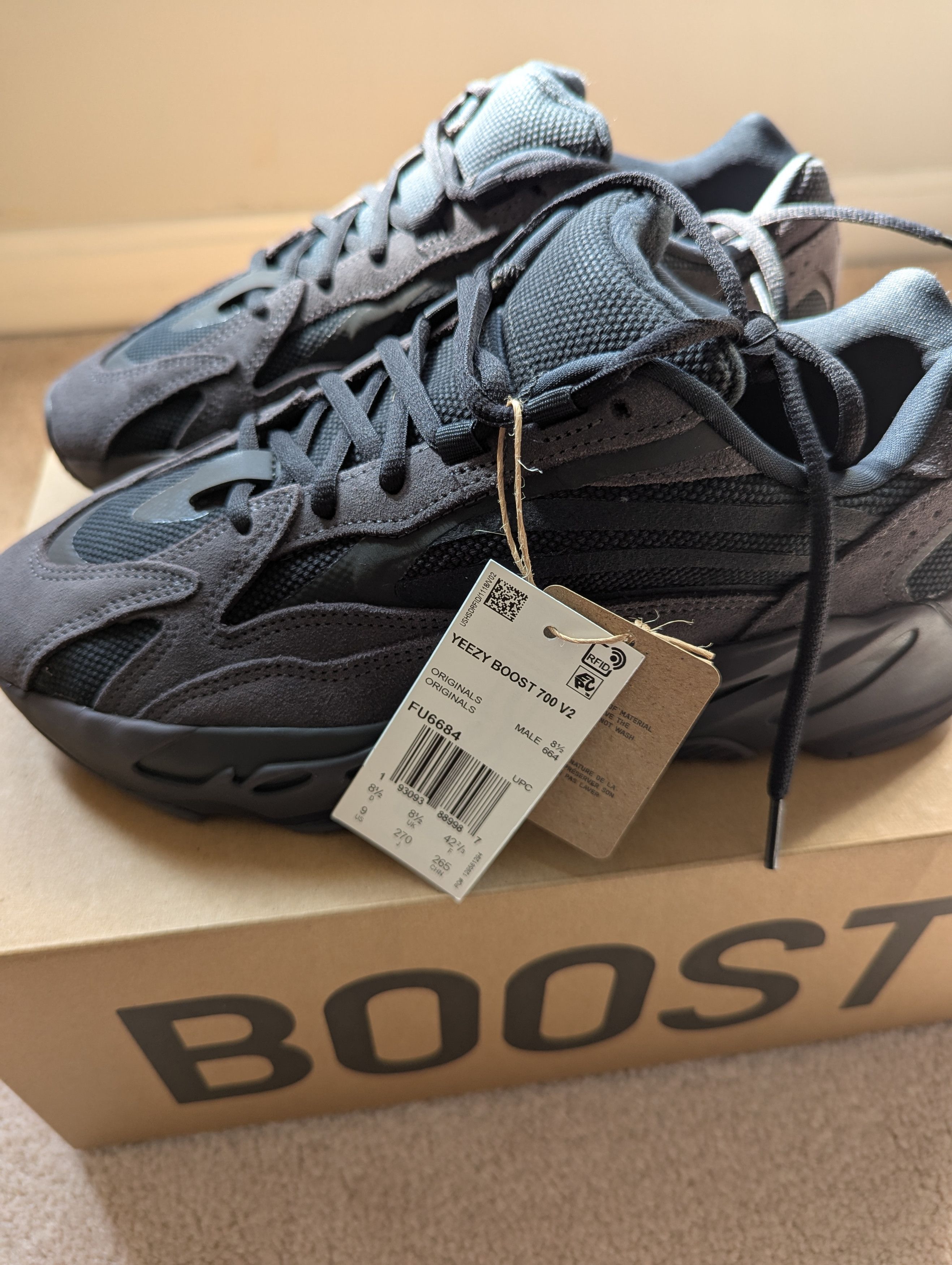 Adidas Adidas Yeezy Boost 700 V2 'Vanta' Size US 9 / EU 42 - 2 Thumbnail