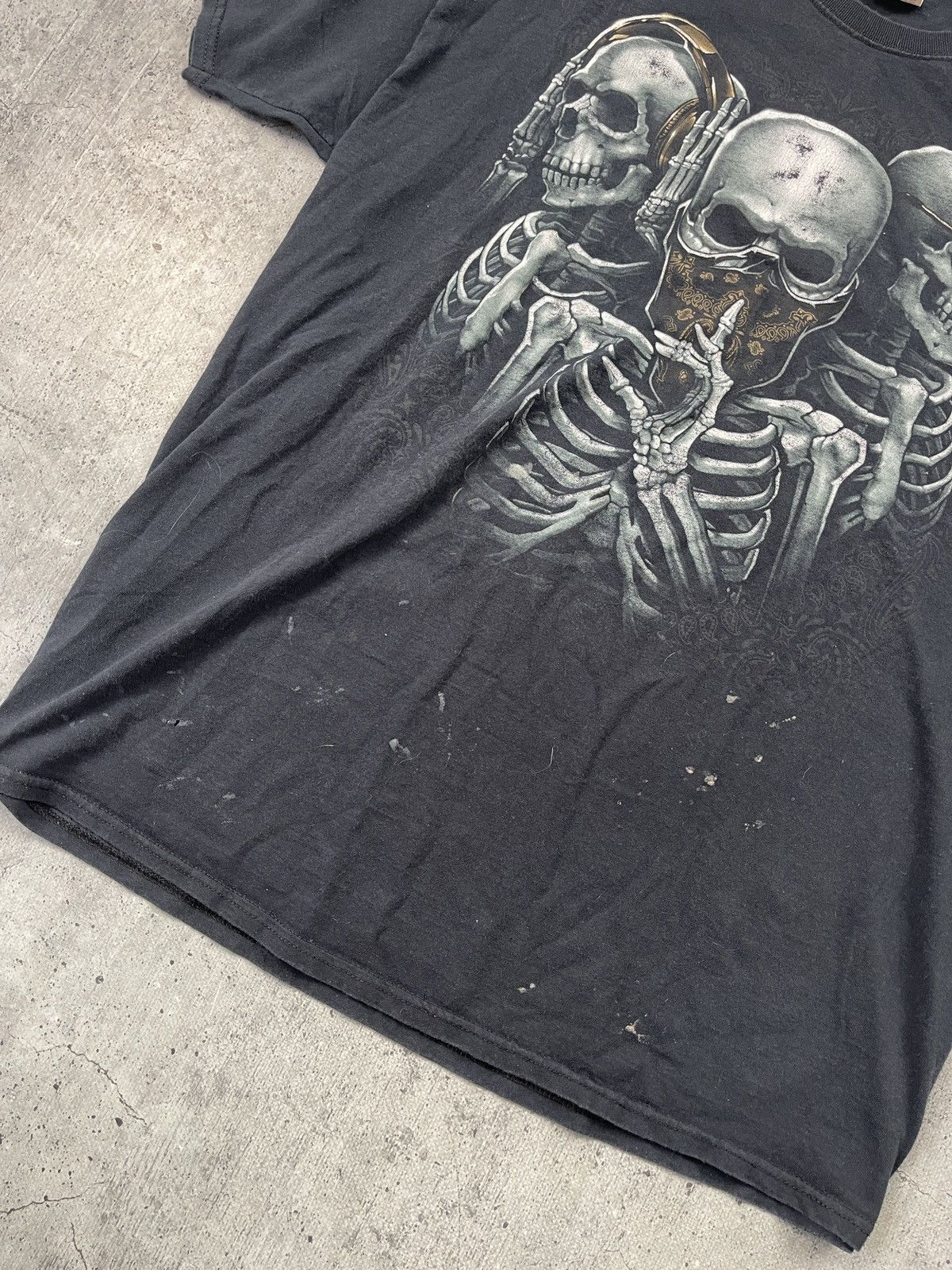 Vintage Vintage black t-shirt with skulls Size US XL / EU 56 / 4 - 2 Thumbnail