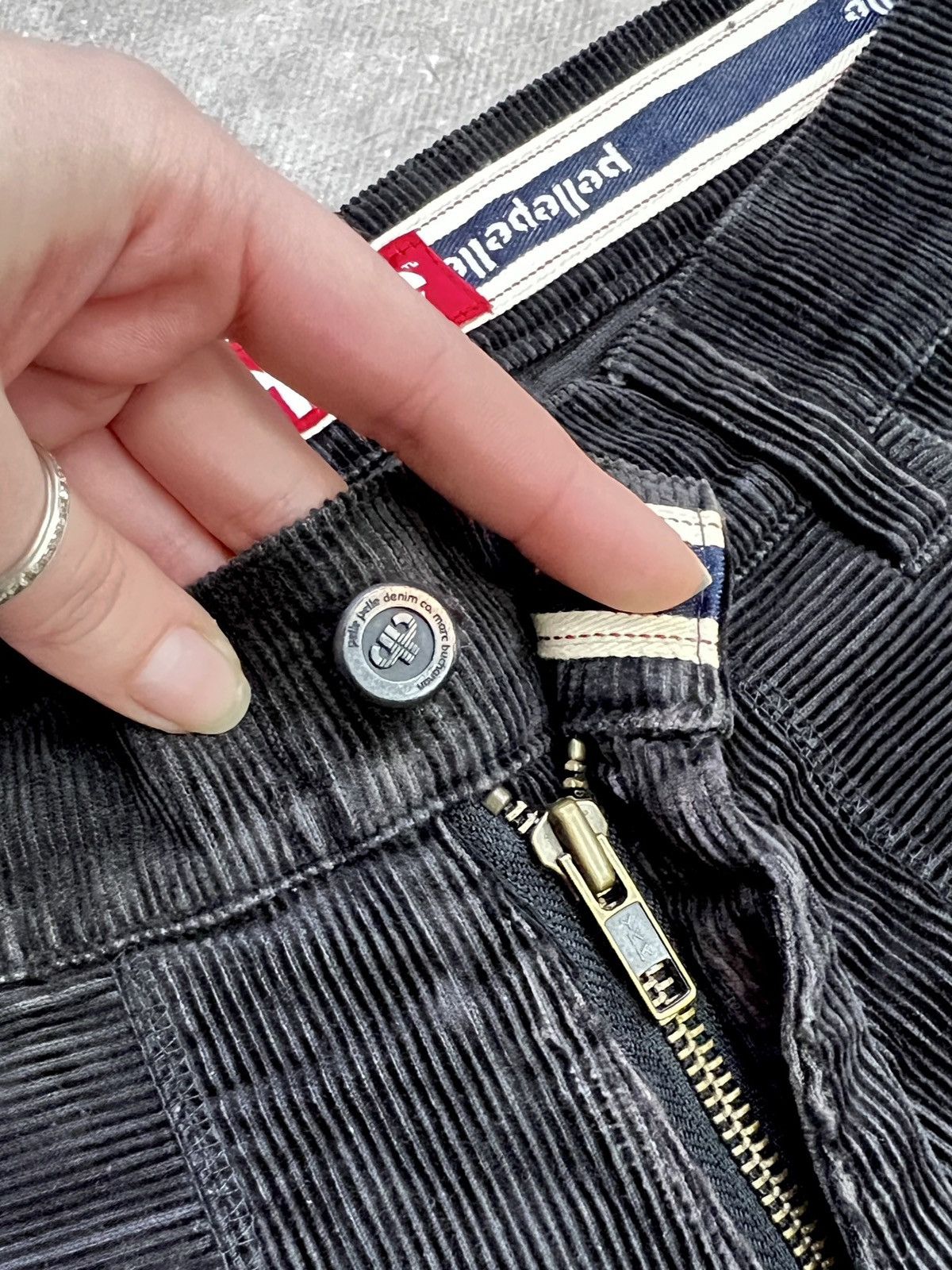 Pelle Pelle Retro Pelle Pelle wide rap shorts y2k hype coogi jeans Size US 34 / EU 50 - 8 Thumbnail