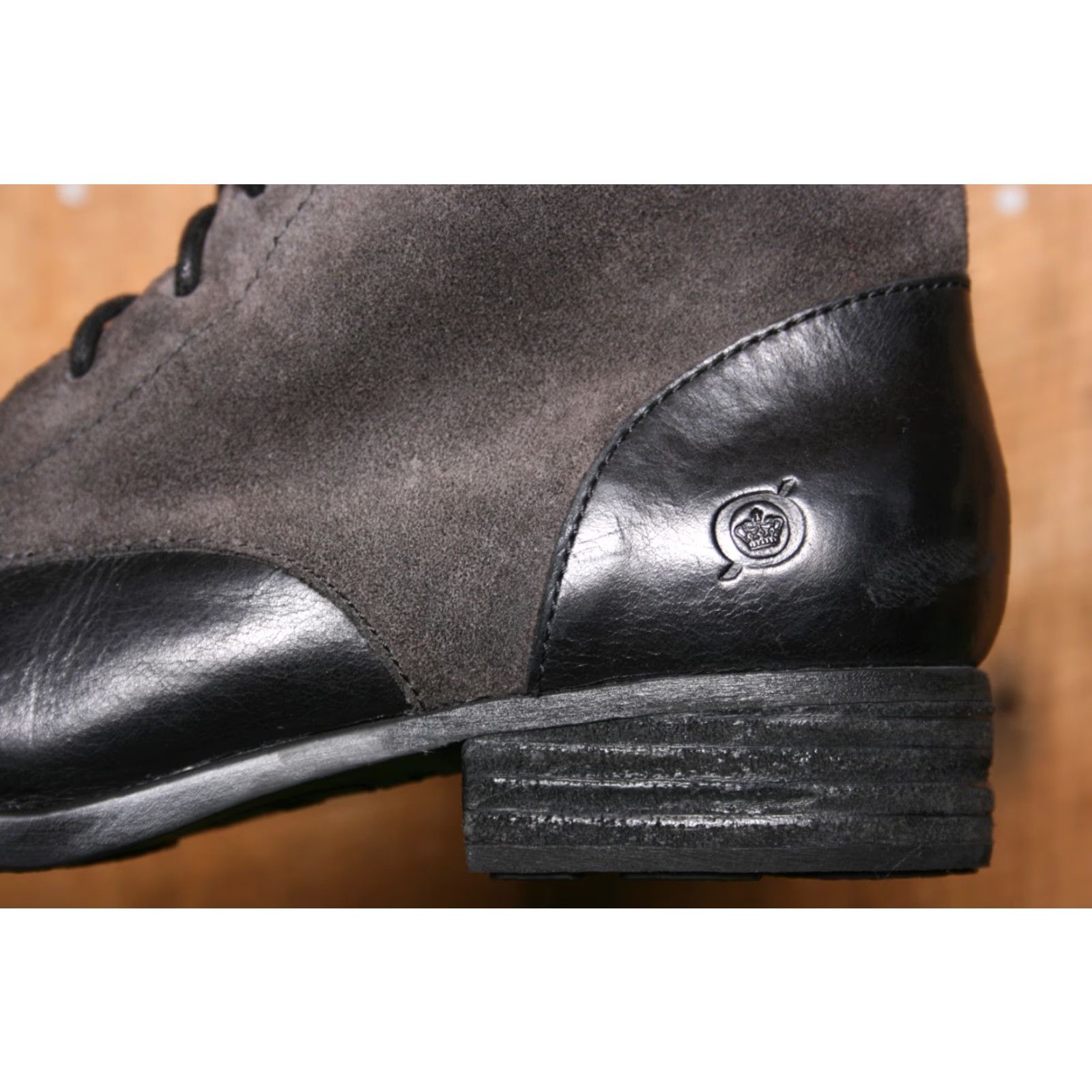 Born Börn Clements Black Leather & Gray Suede Side Zip Ankle Boots Sz. 7.5 M Women Shoe Bootie Size US 8 / IT 38 - 7 Thumbnail