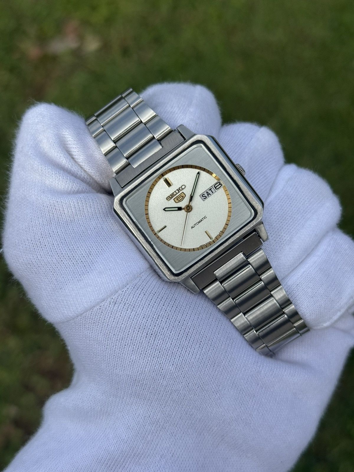 Seiko Vintage Seiko 5 Automatic japan Watch: silver Dial, TV Case Size 36 - 2 Thumbnail