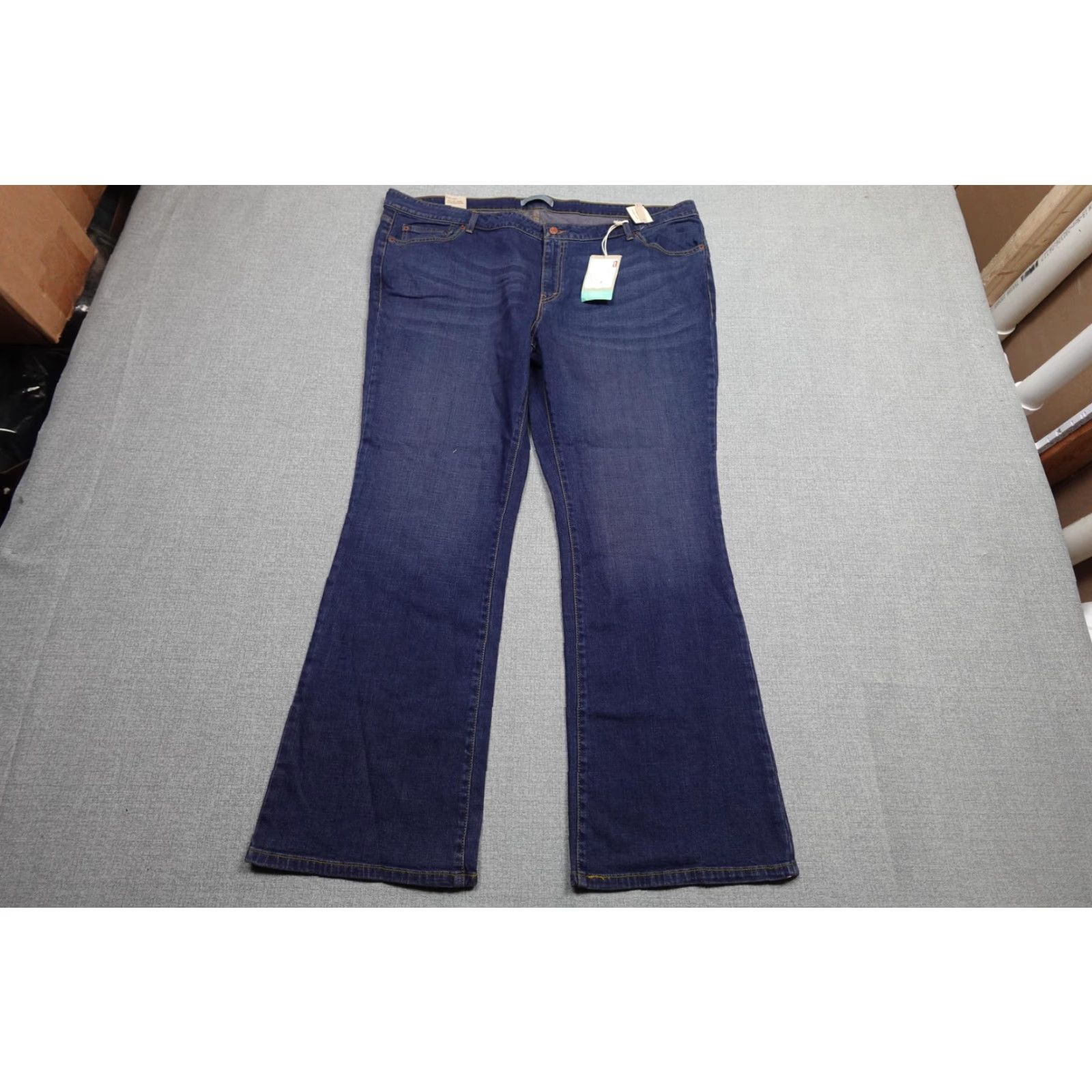 Levi's Levi's 590 Boot Cut Jeans Womens 24W Long Blue Dark Wash High Rise Denim NWT Size 42" / US 20 - 4 Thumbnail