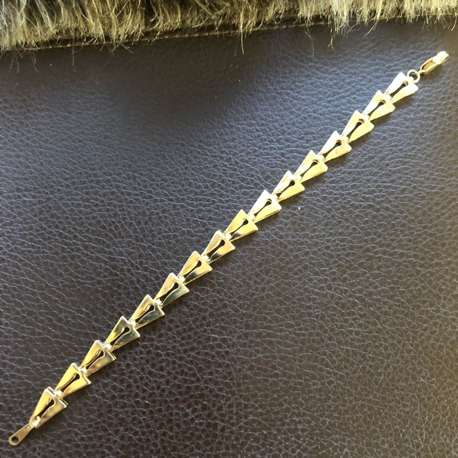 Jewelry Fancy gold plated open triangle link bracelet Size ONE SIZE - 8 Thumbnail