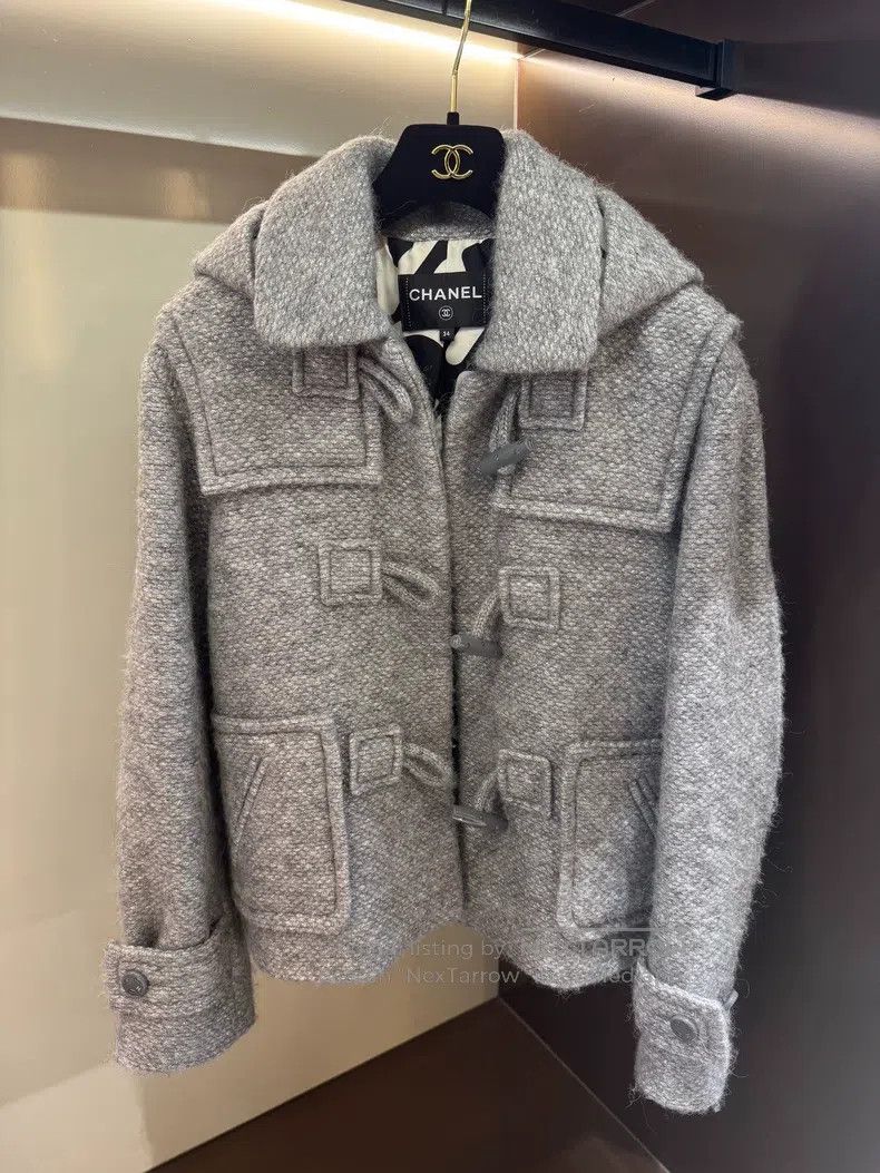 Chanel 21B Autumn and Winter Preview Gray and Silver Illus