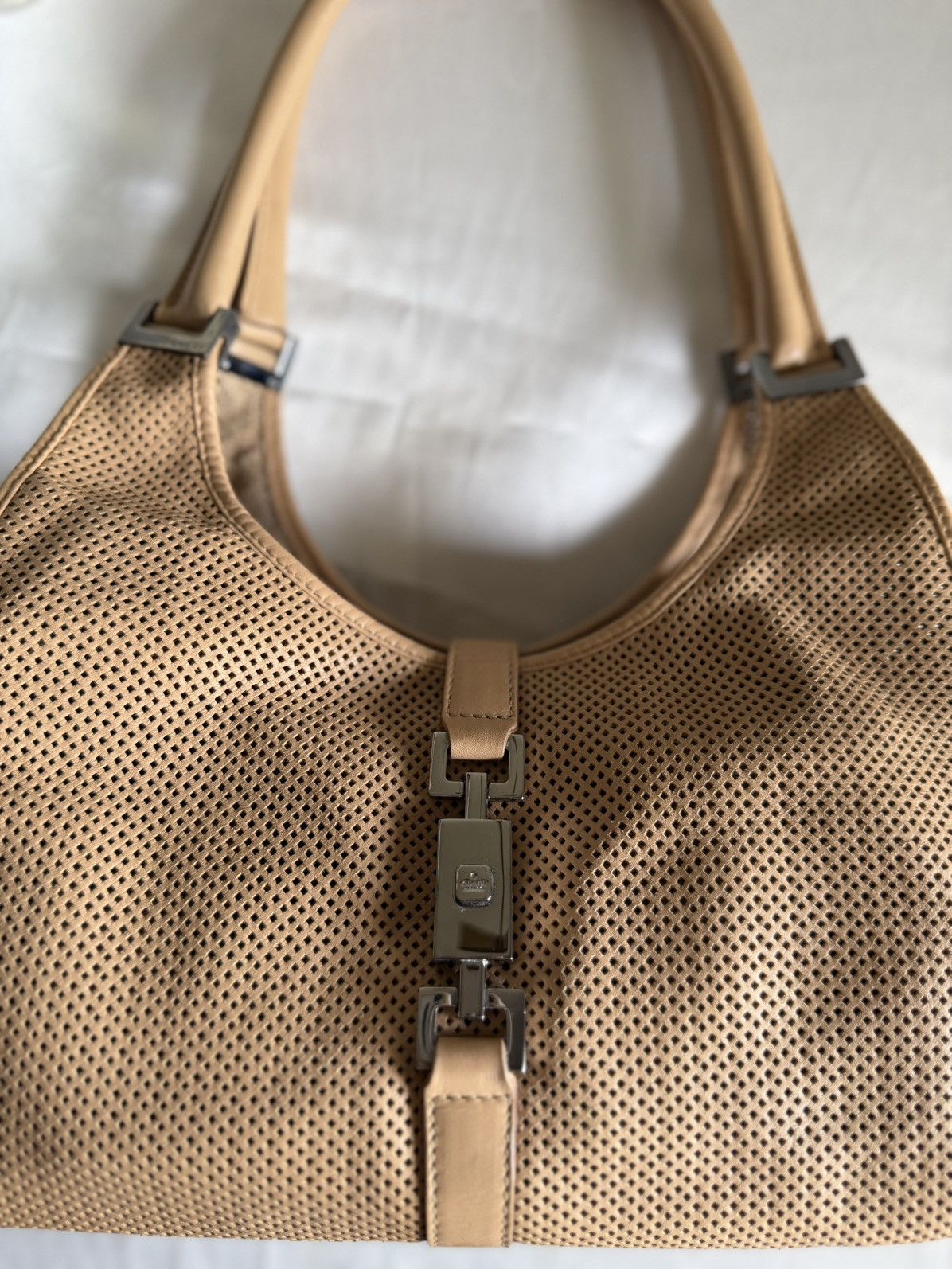 Gucci Authentic GUCCI Jackie Bardot Tan Hobo Perforated Leather Size ONE SIZE - 23 Thumbnail