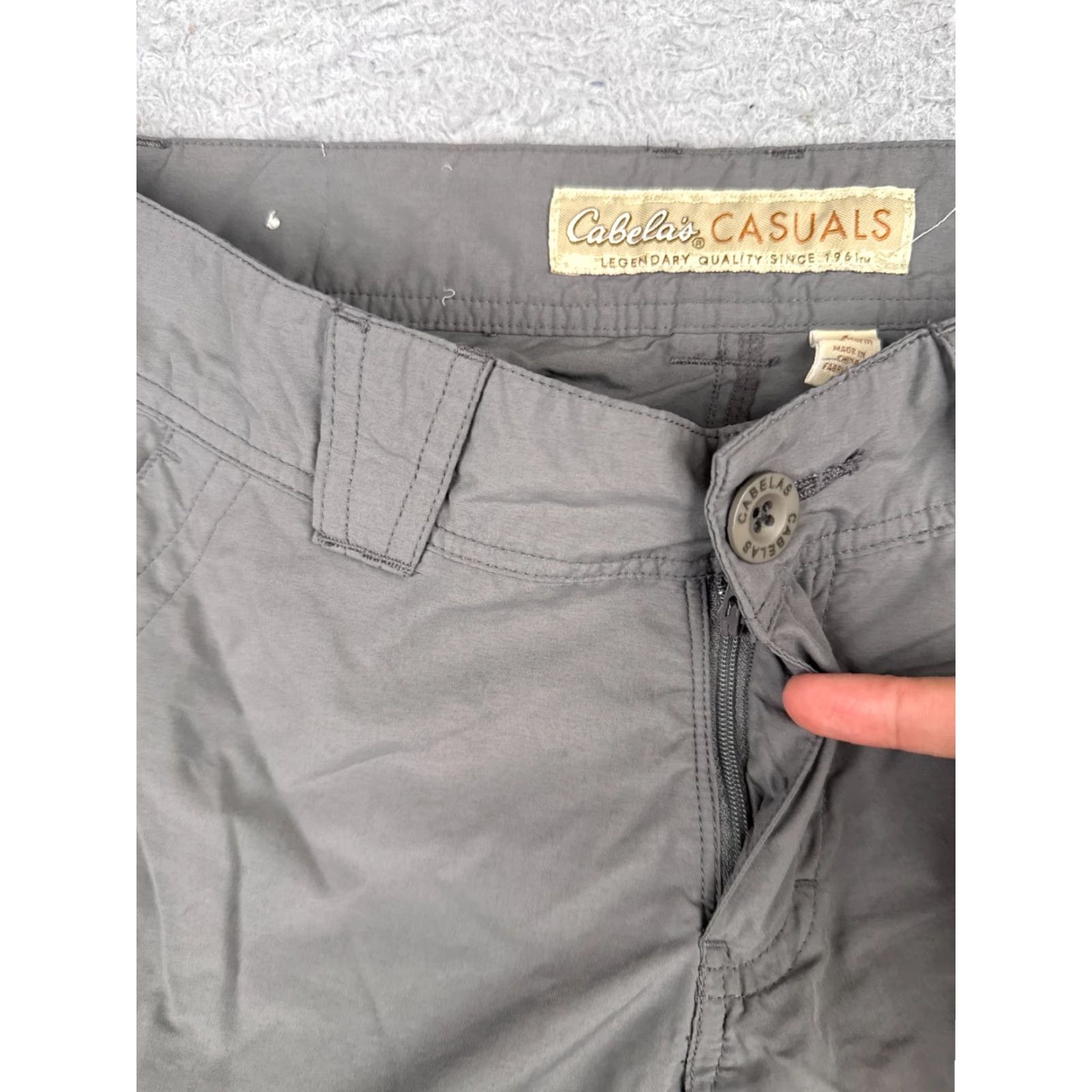 Vintage Cabela's Shorts Womens 4 Gray Cargo Nylon UPF 50+ Fishing Hiking Utility Pockets 9in Inseam Regular Summer 100% Nylon Gray Womens Size 27" / US 4 / IT 40 - 6 Thumbnail
