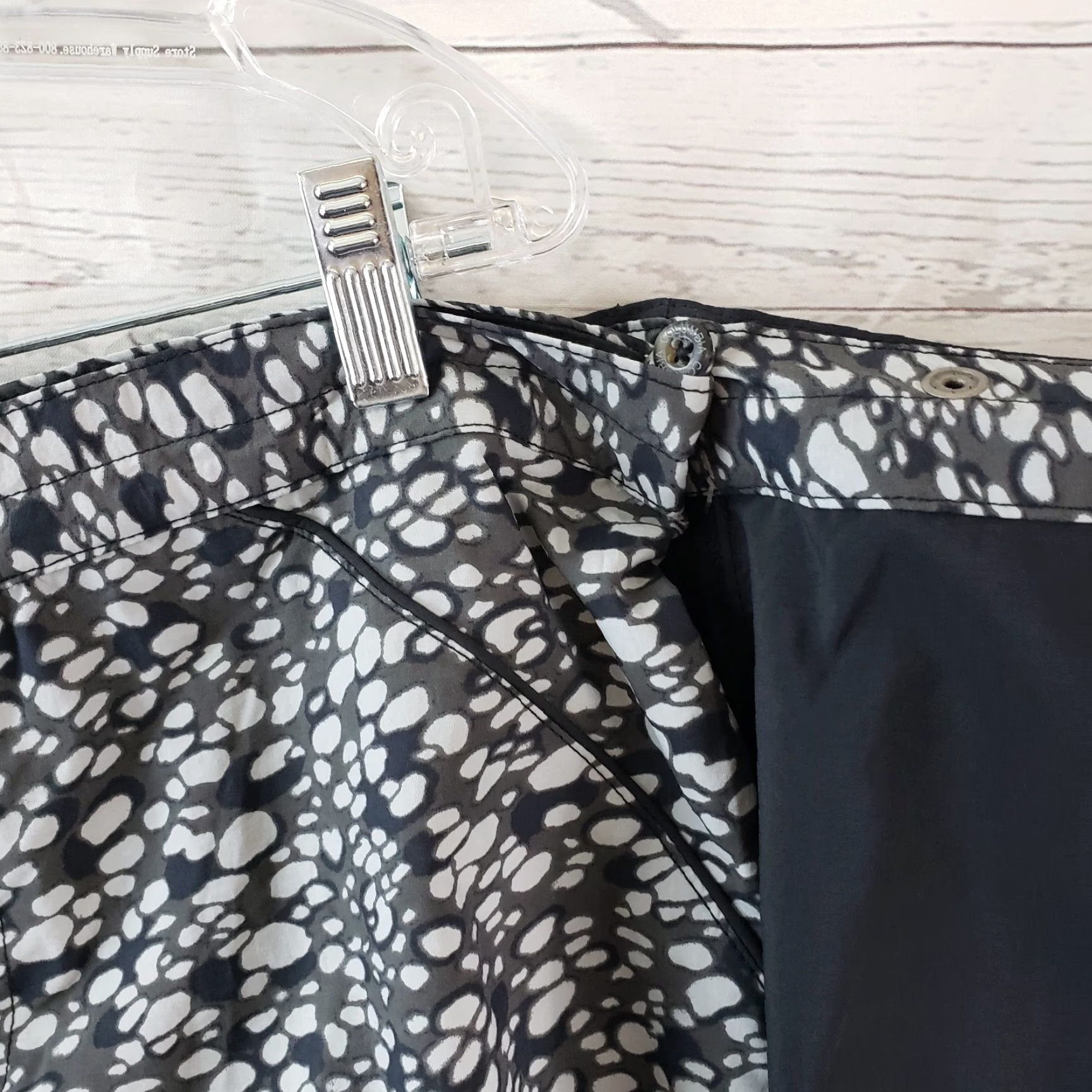 Vintage Columbia Womens Skort Skirt 14 Black Nylon Skort Removable Shorts Convertible 100% Nylon Casual A-Line (Adult) Womens Size 36" / US 14 / IT 50 - 4 Thumbnail
