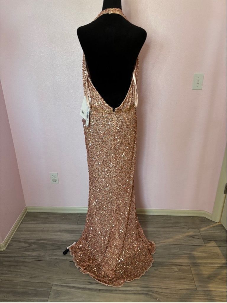 Mac Duggal Women's Mac Duggal Rose Gold Sequin Halter Gown Size 12 Size XL / US 12-14 / IT 48-50 - 5 Thumbnail