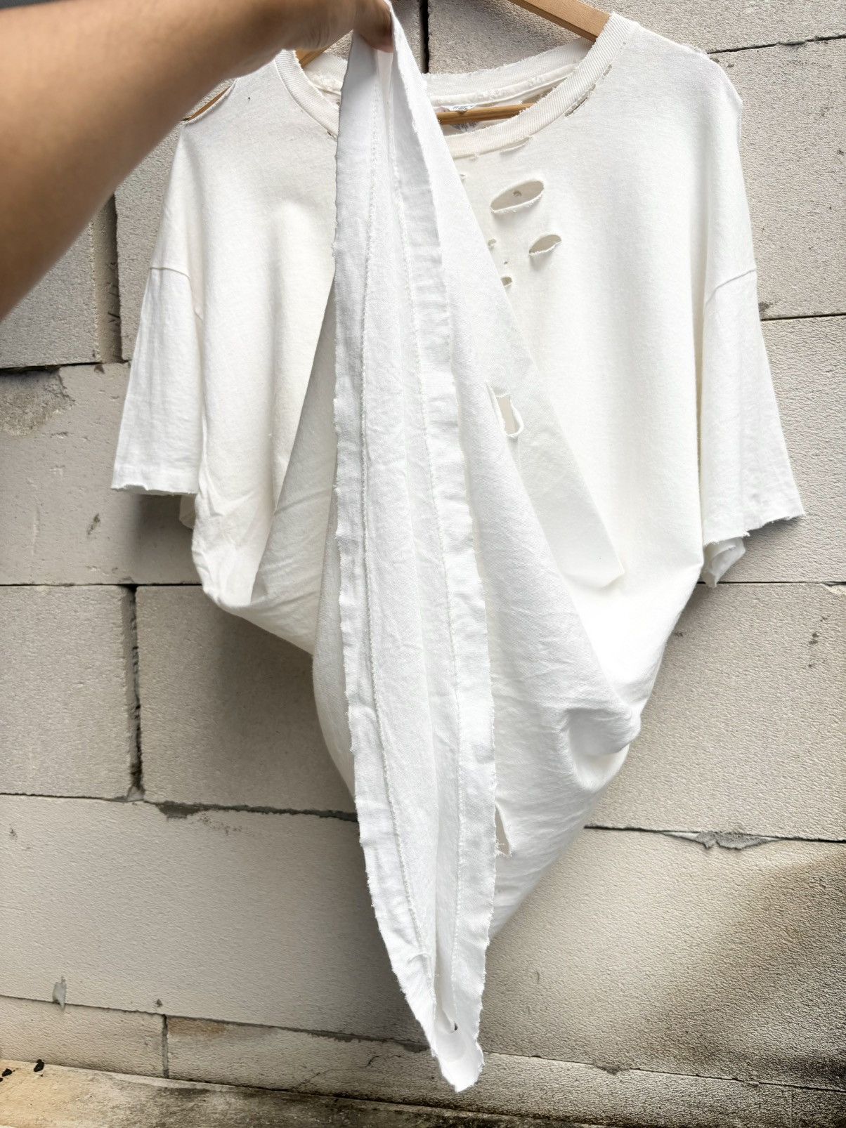 Vintage Thrashed Distressd Faded White ERD Grunge T Shirt 👽 Size US XL / EU 56 / 4 - 9 Thumbnail