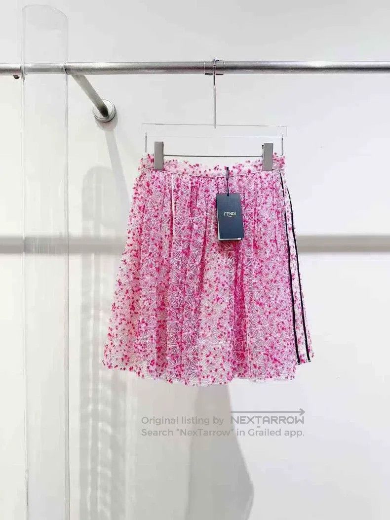 Fendi Fendi High-waisted skirt Size 24" / US 00 / IT 34 - 1 Thumbnail