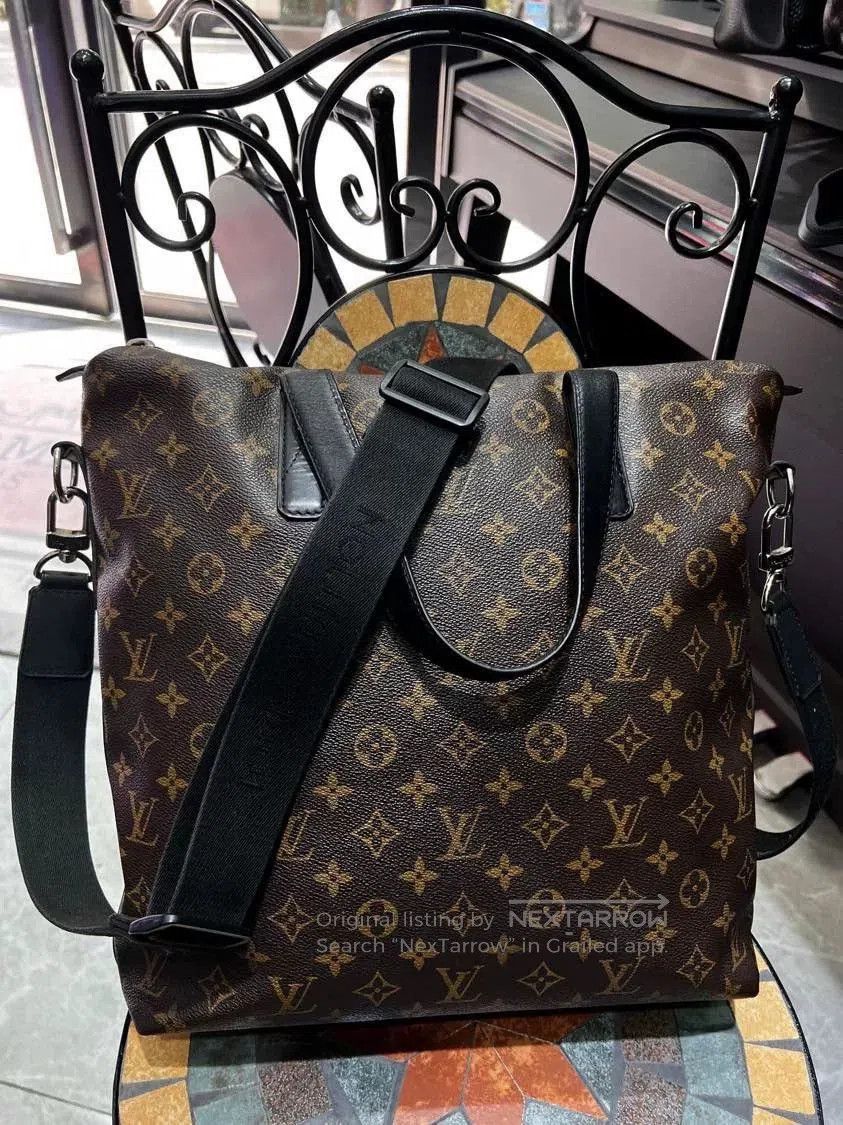 Louis Vuitton Louis Vuitton Men's Monogram Business Briefcase. Size ONE SIZE - 1 Thumbnail