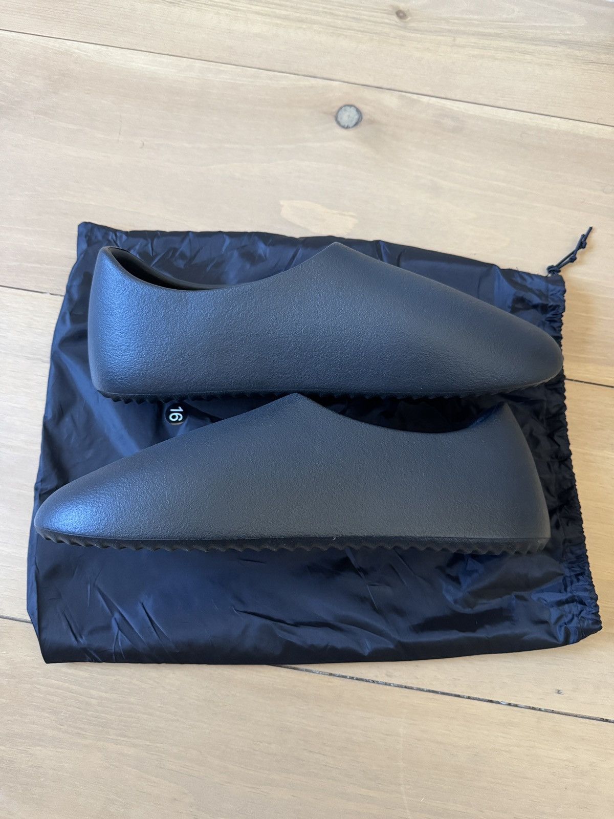 Yeezy Yeezy SL-01 Black SIZE 16 Size US 15 / EU 48 - 2 Thumbnail