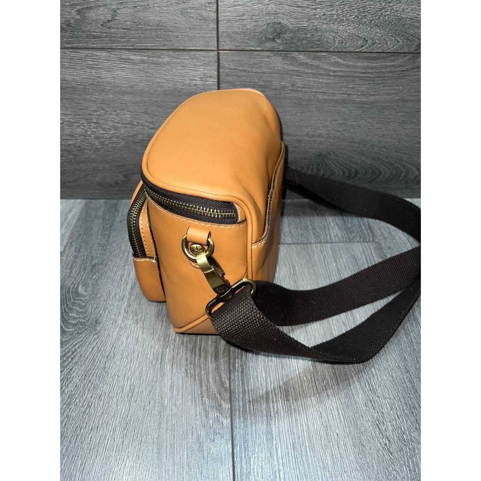 Patricia Nash Patricia Nash Leather Camera Crossbody Bag Hazelnut A648580 Size ONE SIZE - 5 Thumbnail