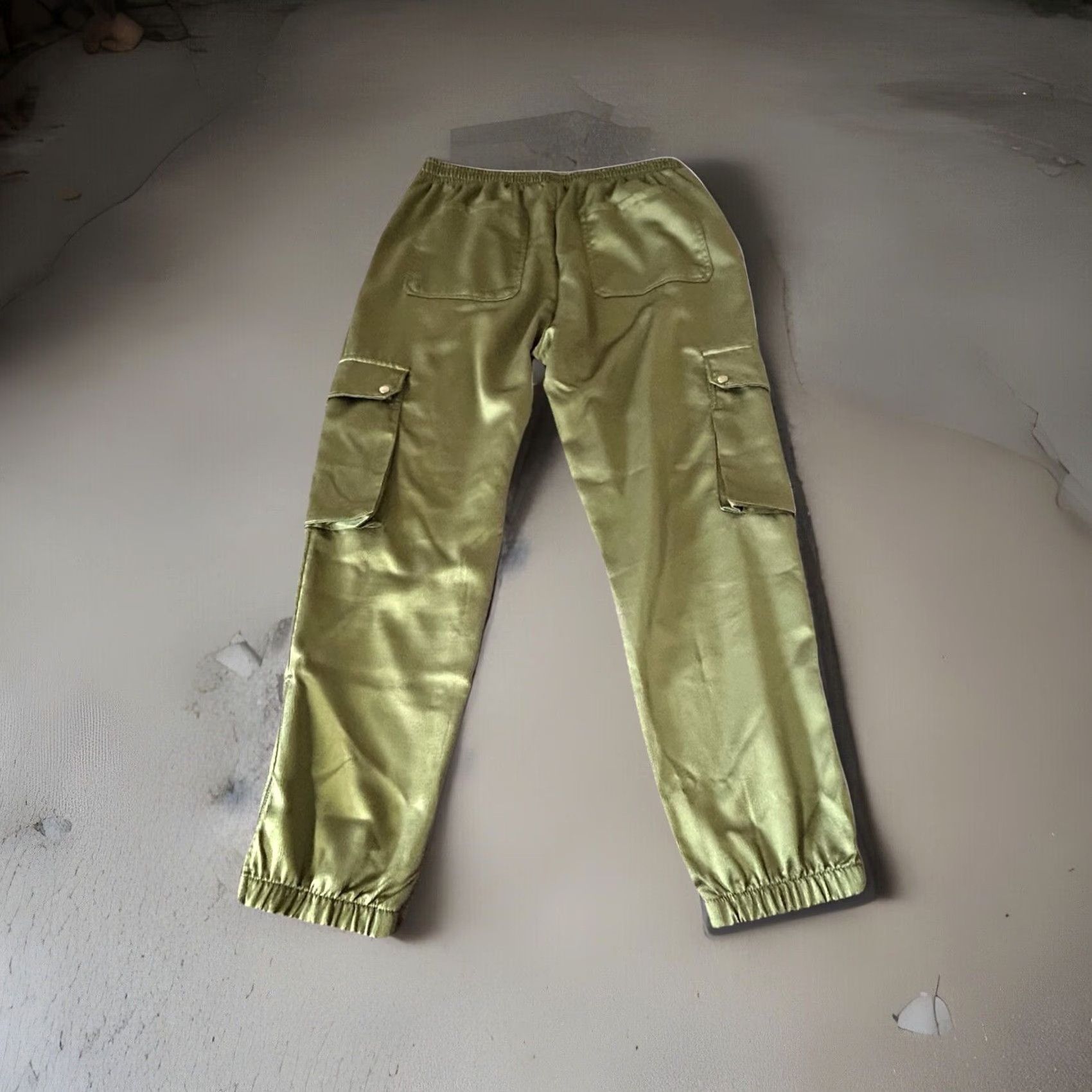 Vintage Time & Tru Cargo Joggers Women Medium 8-10 Army Green Pockets 30x27 Jogger Elastic Waist Rise High-Backed 27 Inseam KnIT Pants Casual Modern Womens Size 32" / US 10 / IT 46 - 3 Thumbnail